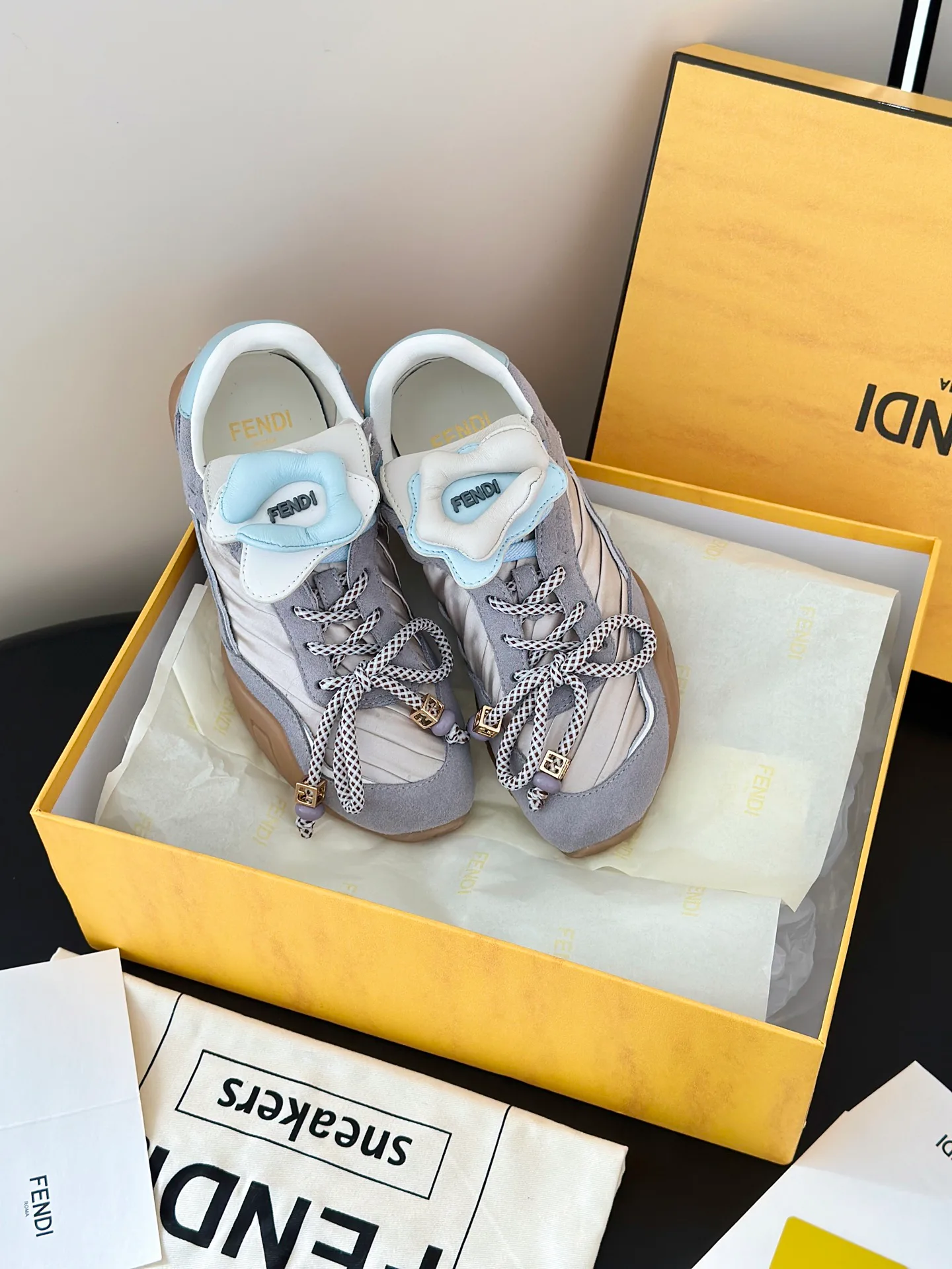 Кроссовки Женские Fendi 11886718