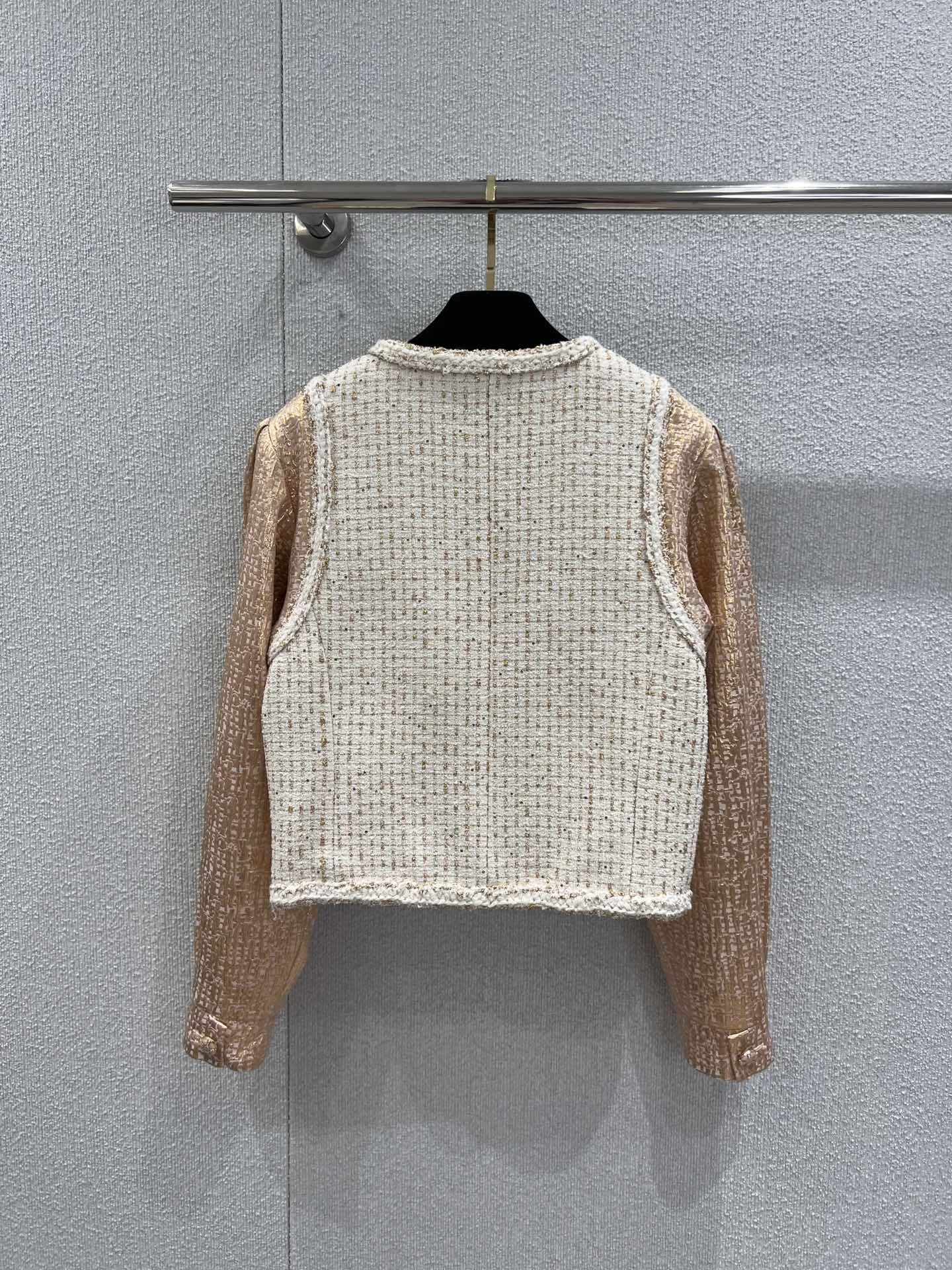 Куртки И Пуховики Женские Chanel 1828259