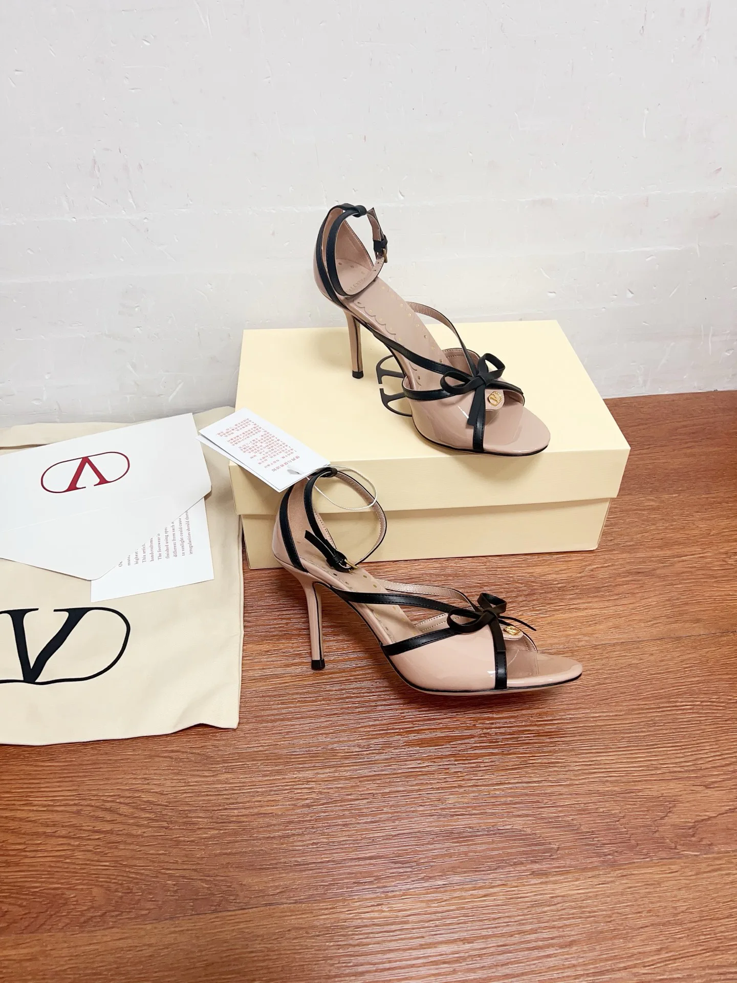 Босоножки Женские Valentino 11362037