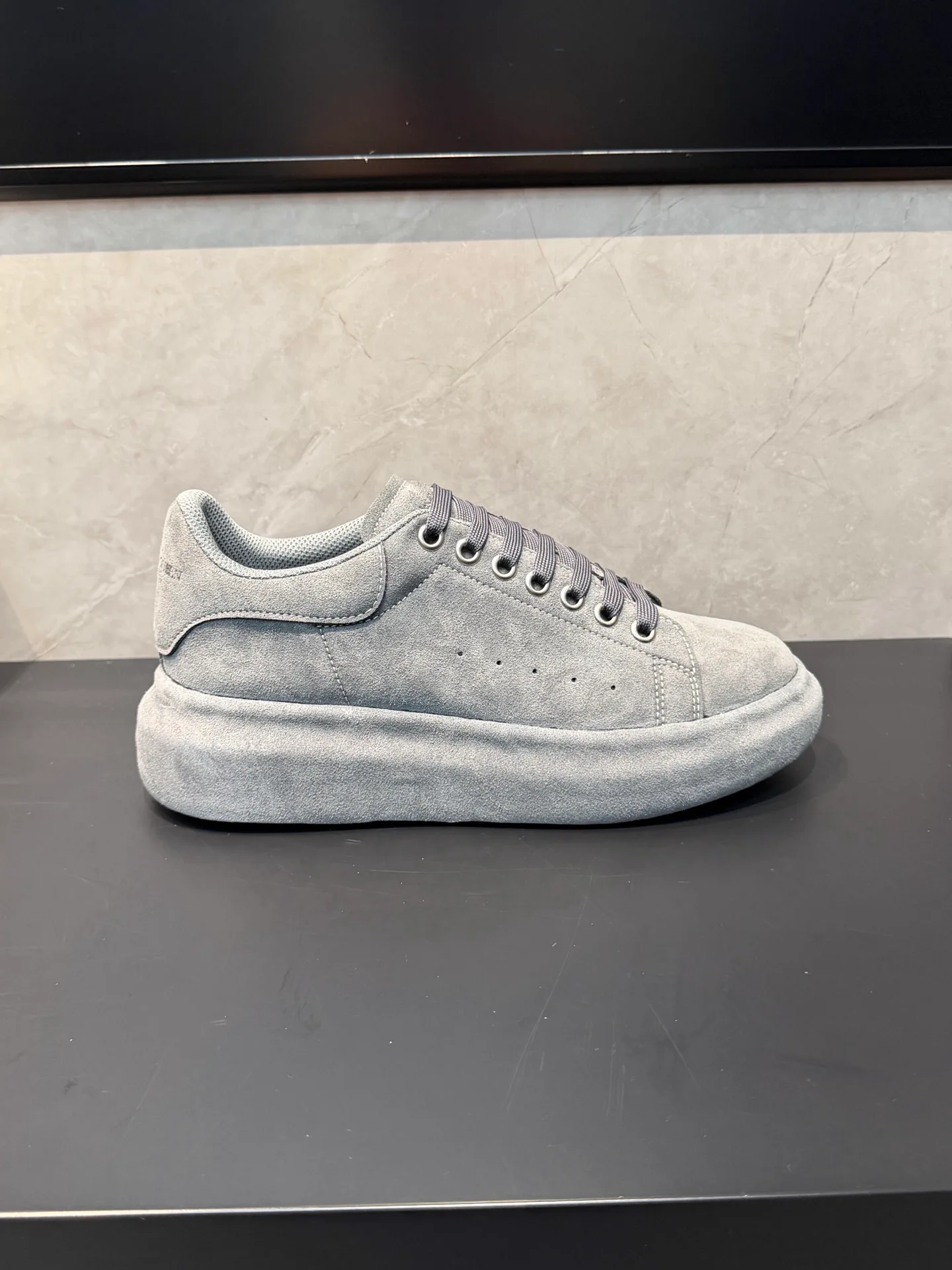 Кроссовки Женские Alexander Mcqueen 18363905