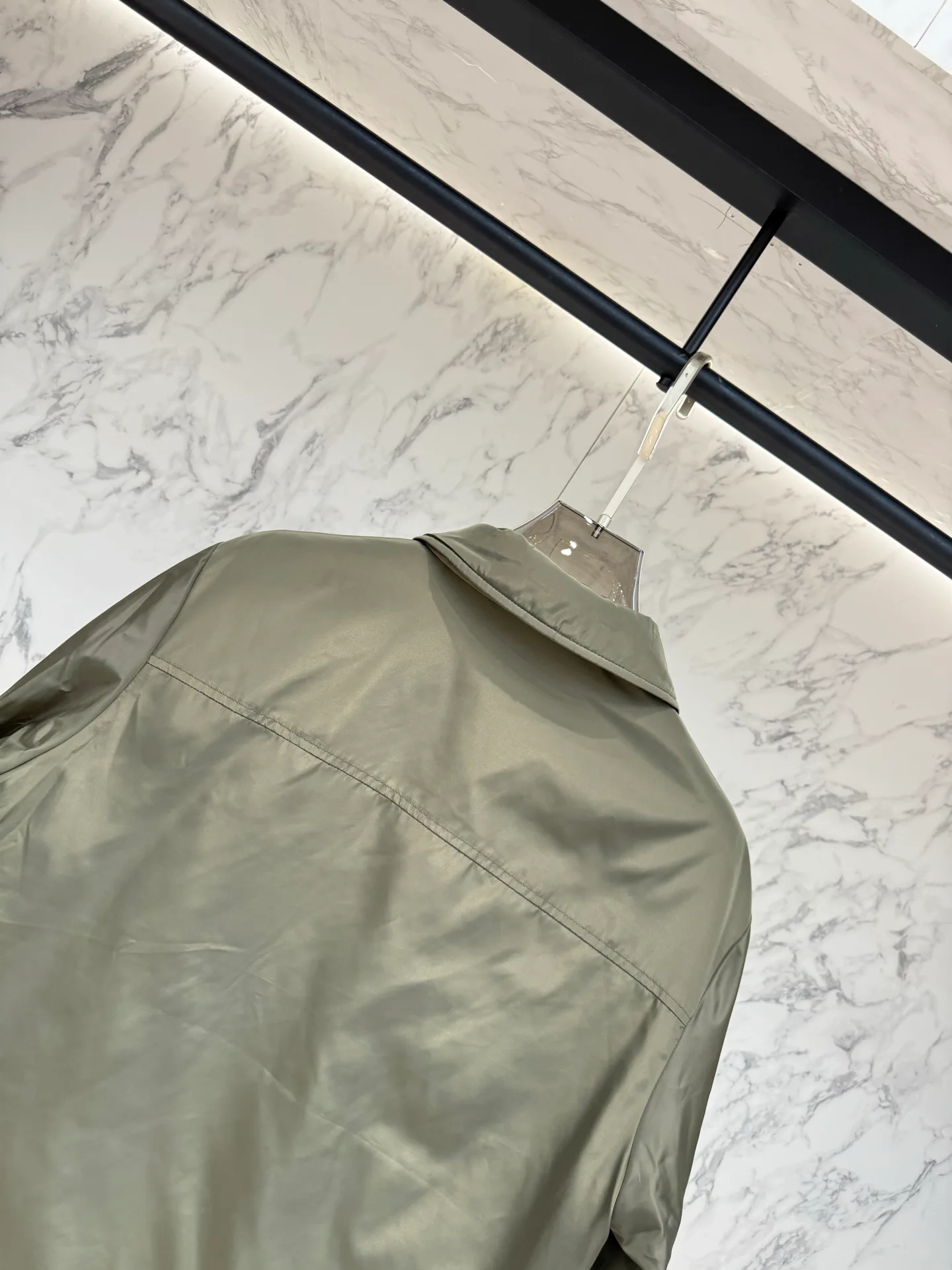 Куртки И Пуховики Мужские Moncler 18236959