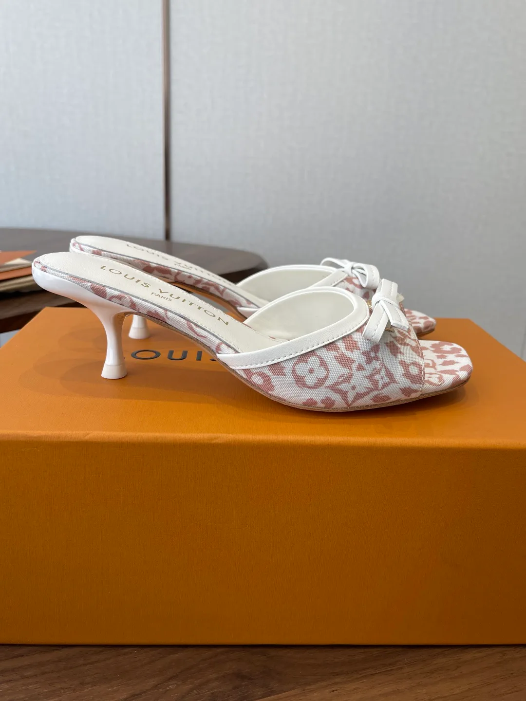 Босоножки Женские Louis Vuitton 12240234