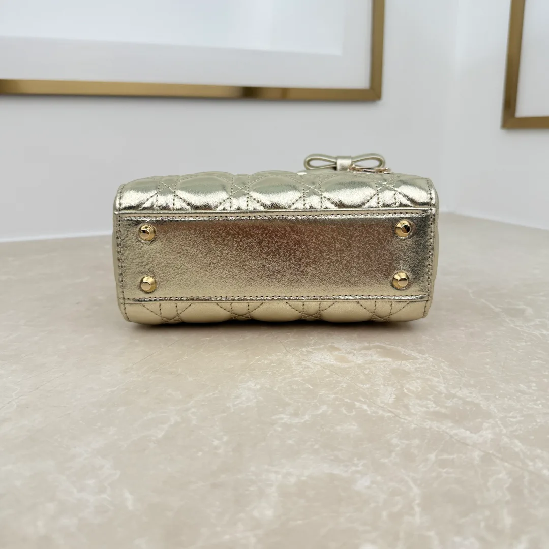 Классические Сумки Женские Christian Dior 18116225