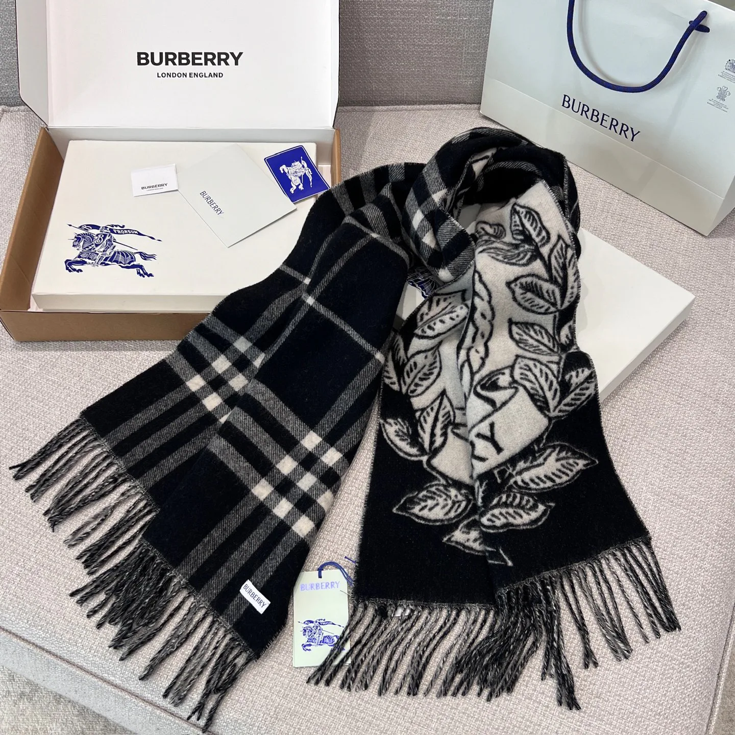 Шарфы Burberry 17945491