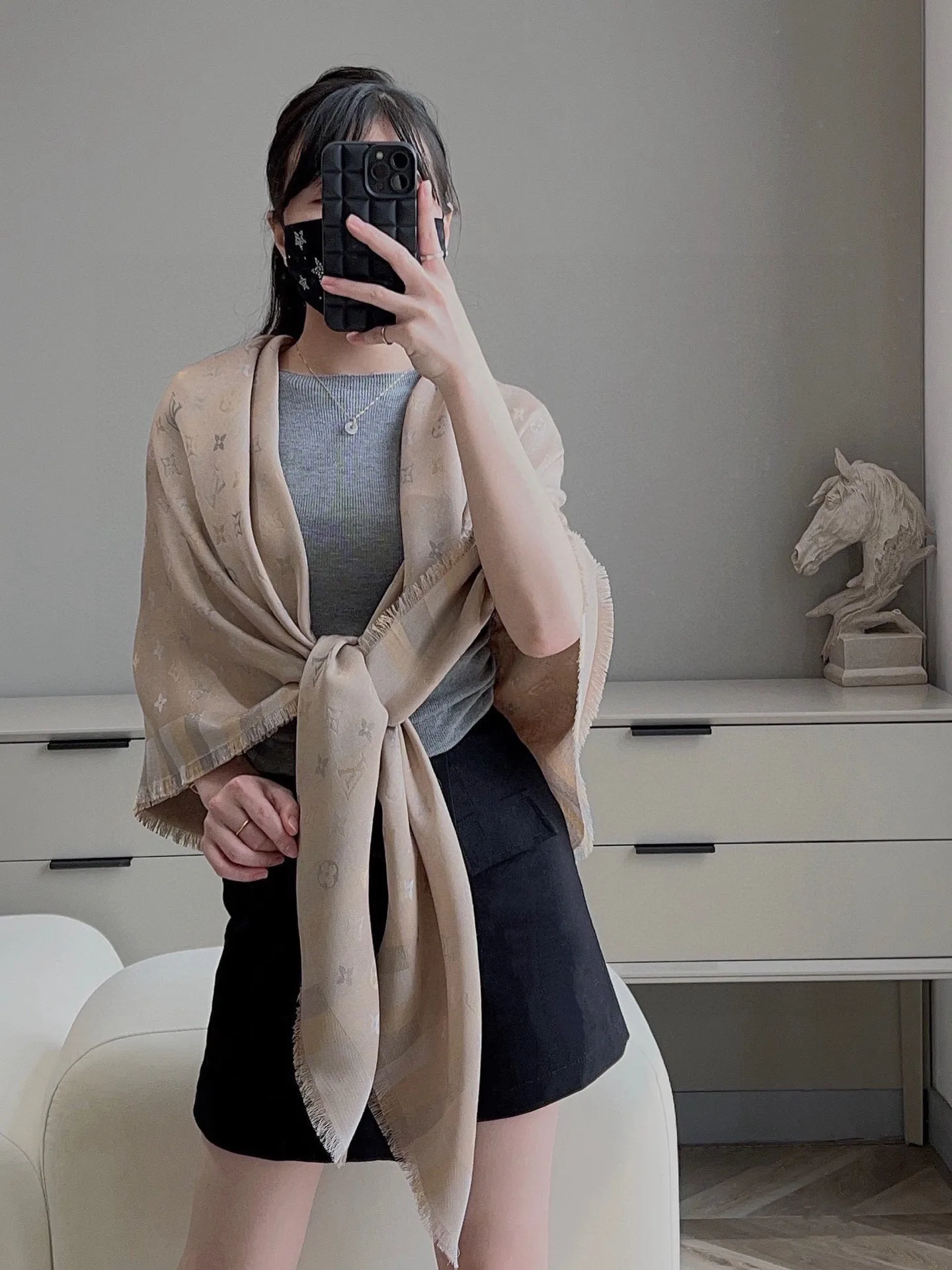 Шарфы Louis Vuitton 18093339