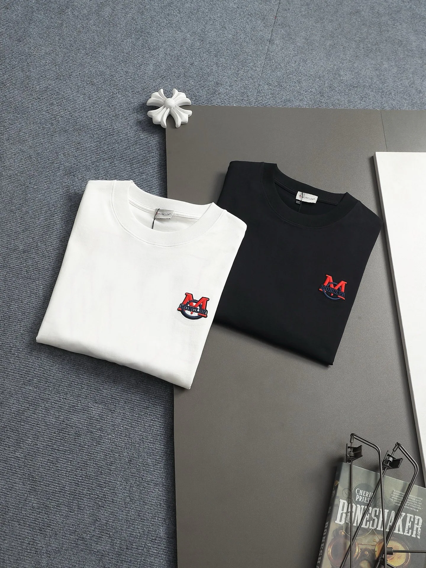 Футболки Женские Moncler 1617517