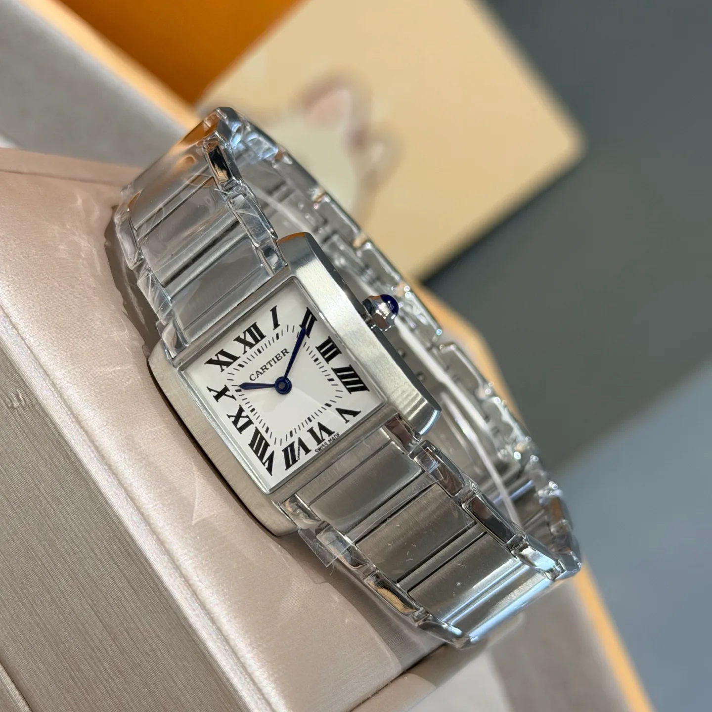 Часы Женские Cartier 17565757