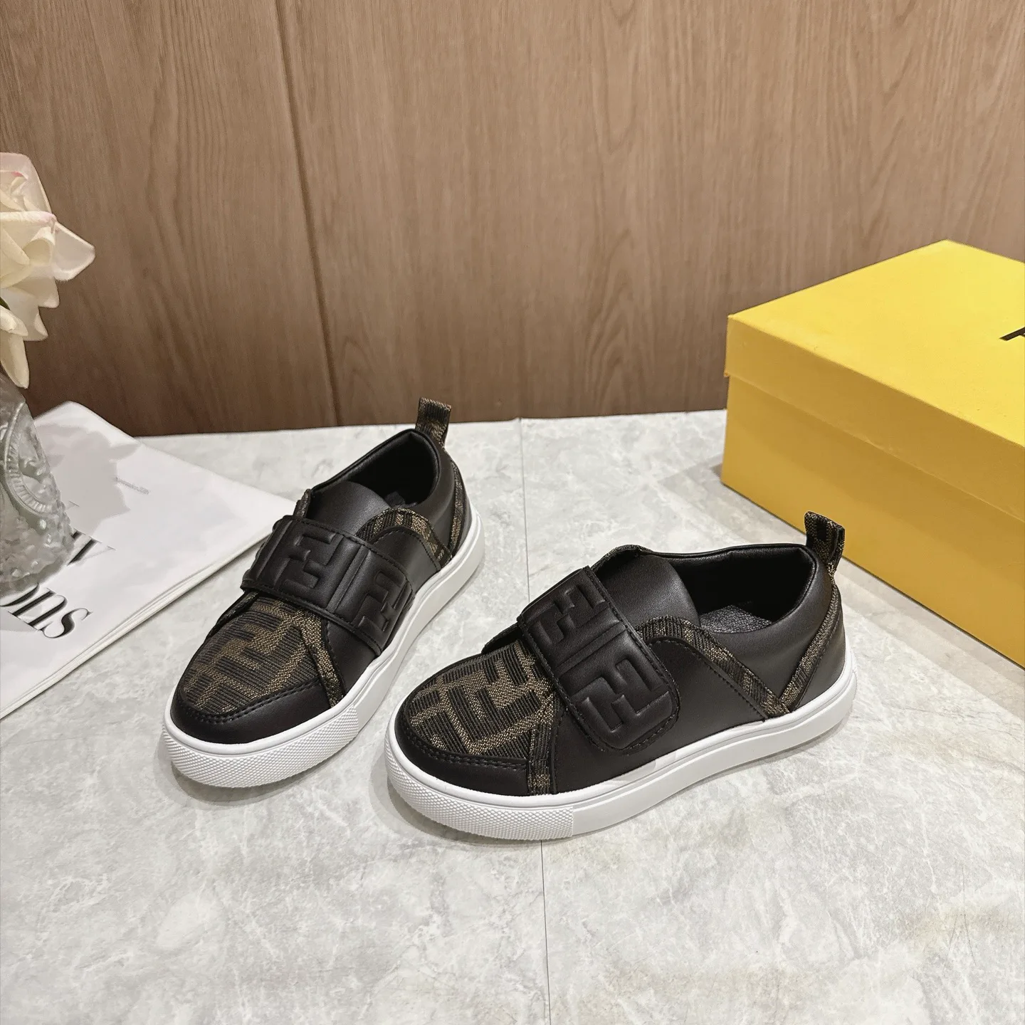 Кроссовки Мужские Fendi 18078340