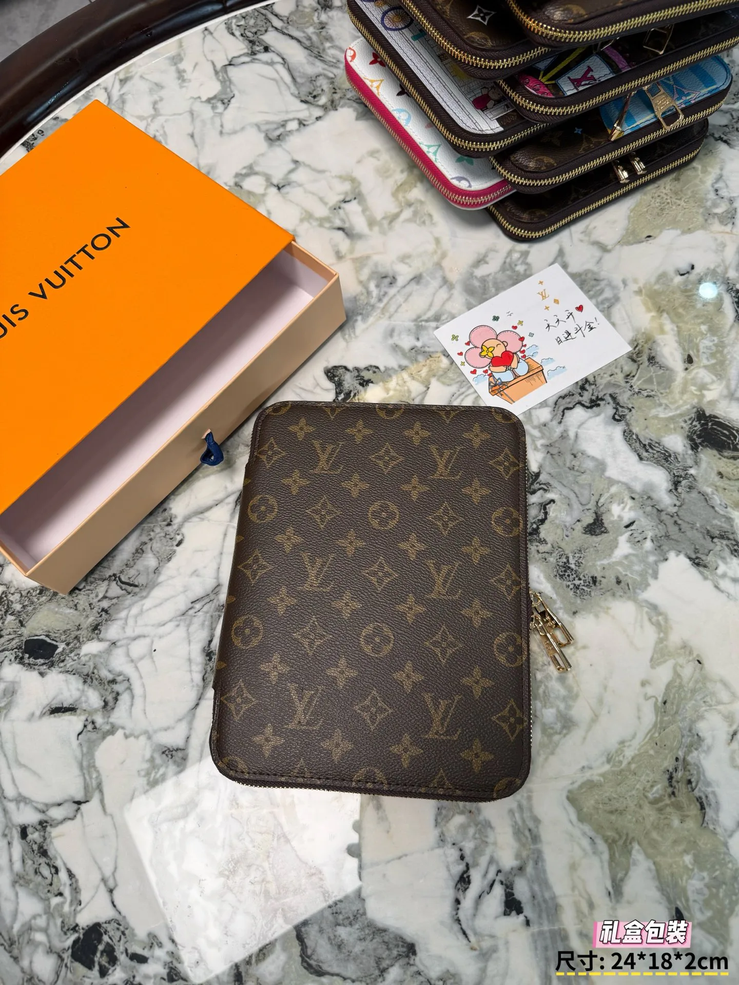 Клатчи Женские Louis Vuitton 18013760