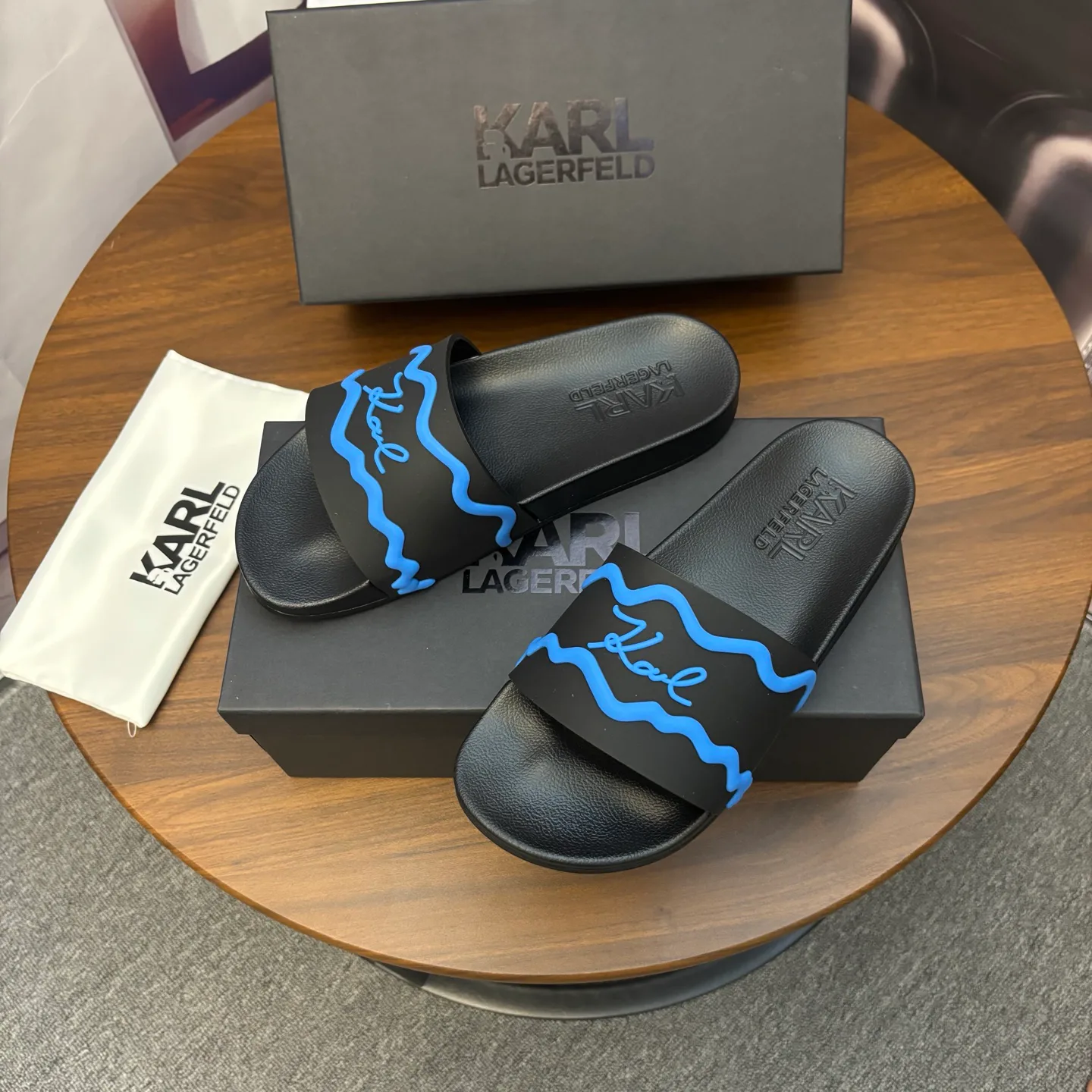 Шлепанцы Женские Karl Lagerfeld 11001547