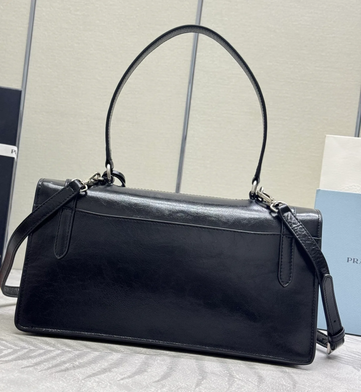 Классические Сумки Женские Prada 11462459