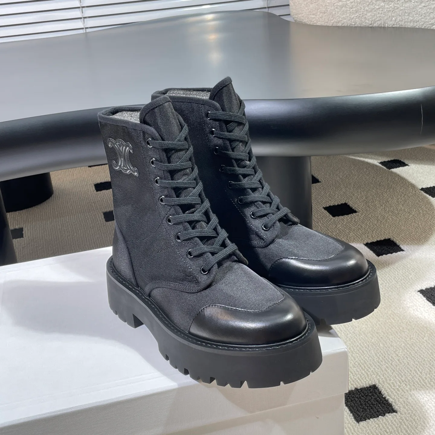 Ботинки Женские Celine 18041639
