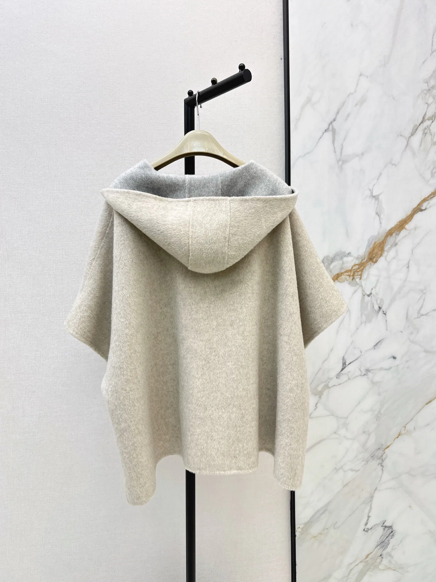 Пальто Женские Burberry 18407949