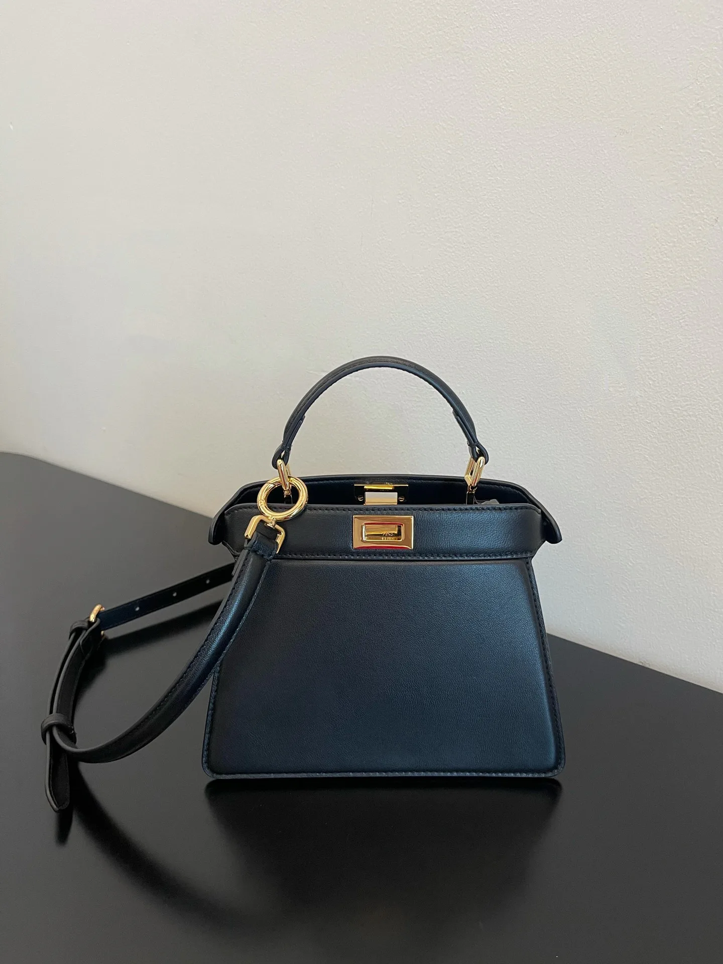 Классические Сумки Женские Fendi 13234494