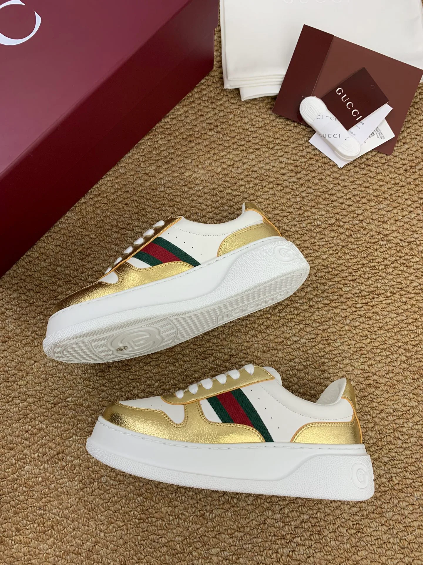 Кроссовки Женские Gucci 17545193
