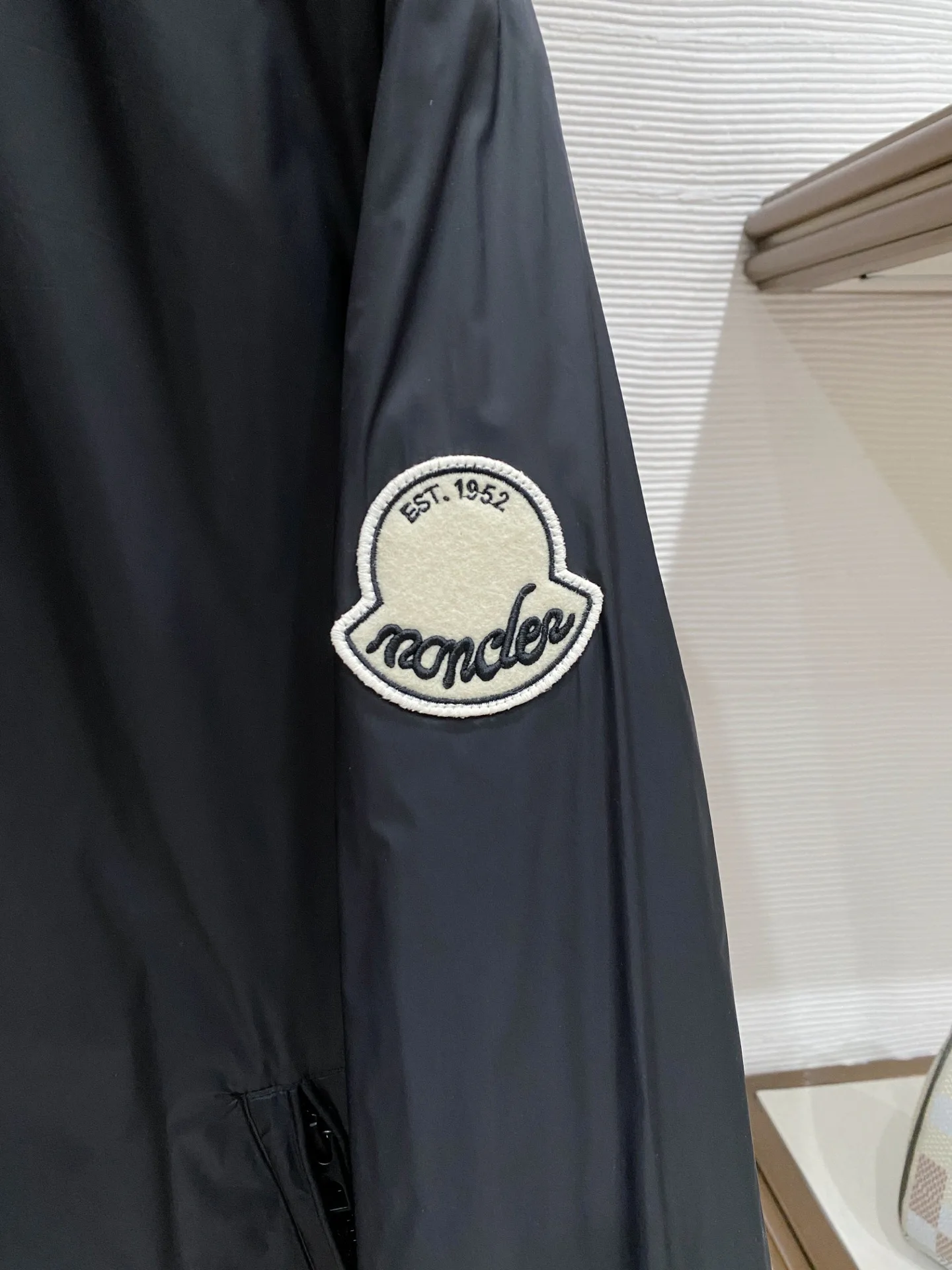 Куртки И Пуховики Мужские Moncler 11504060