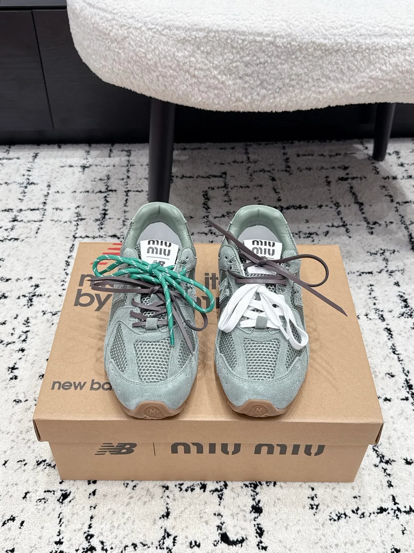Кроссовки Женские Miu Miu 18409602