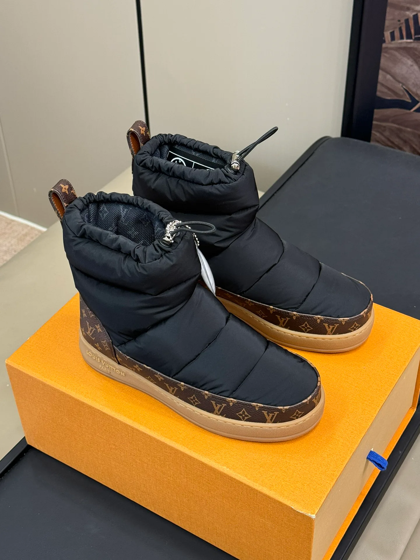 Угги Женские Louis Vuitton 18703375