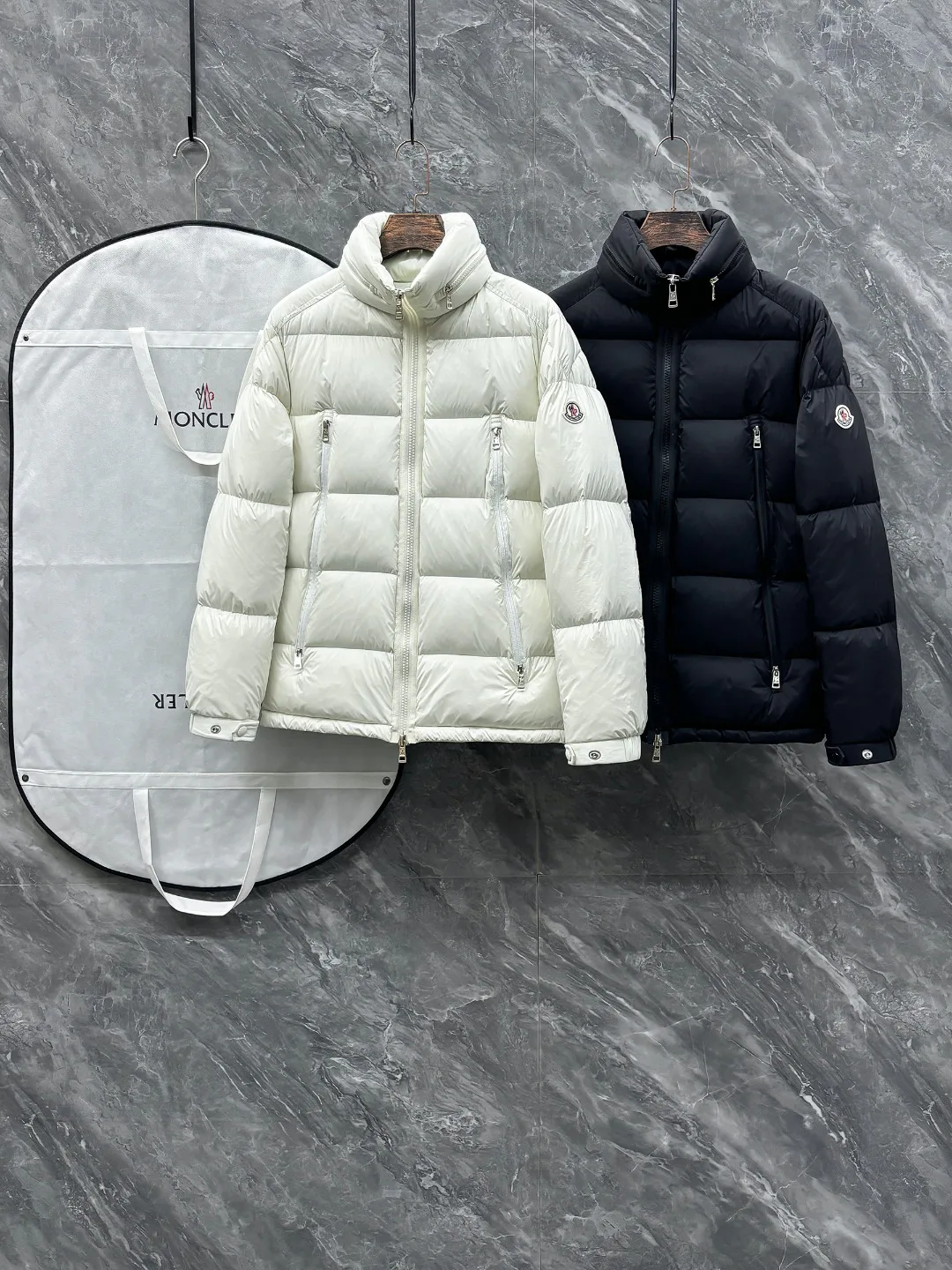 Куртки И Пуховики Мужские Moncler 3034741