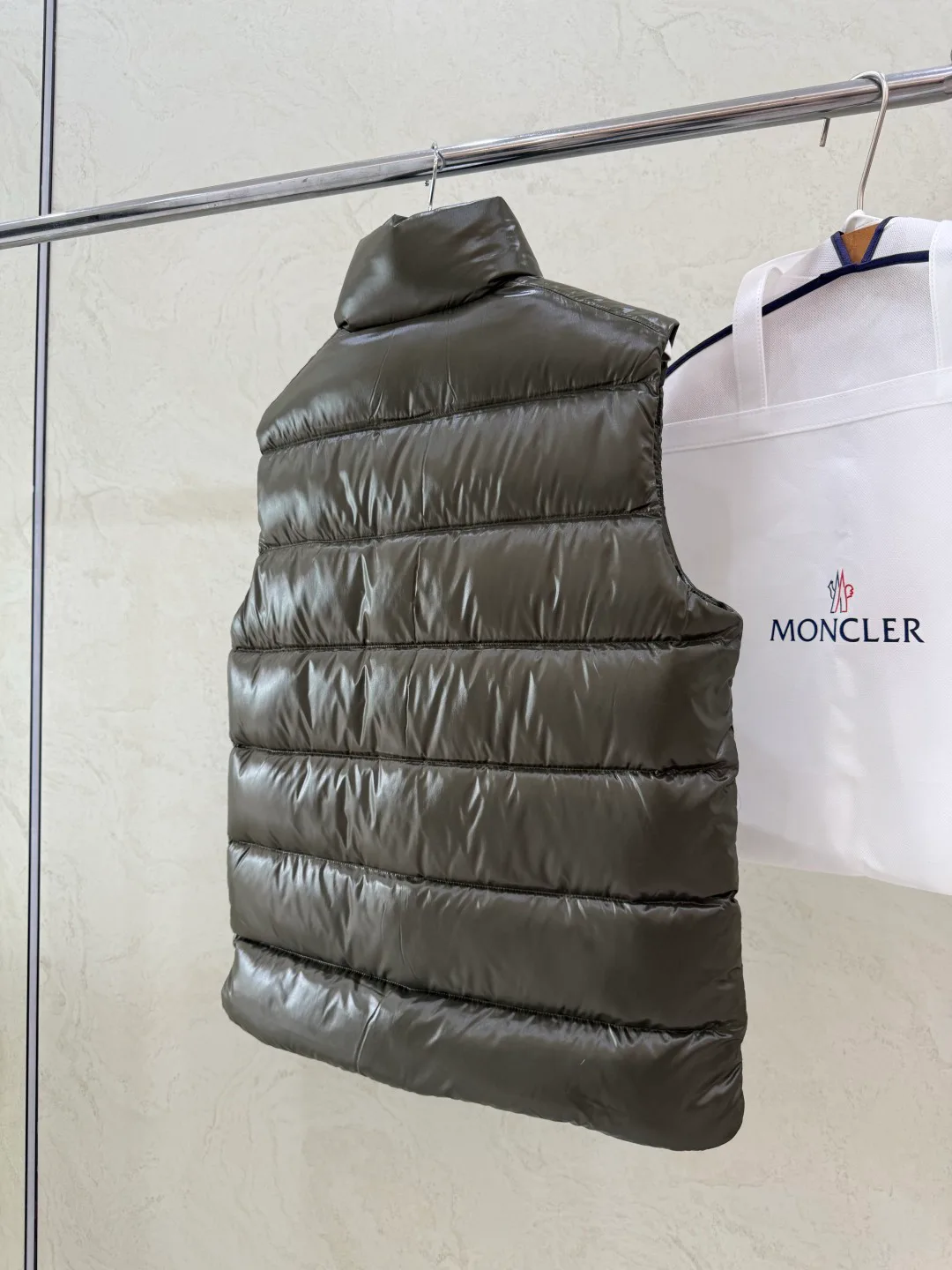Жилеты Женские Moncler 18376097