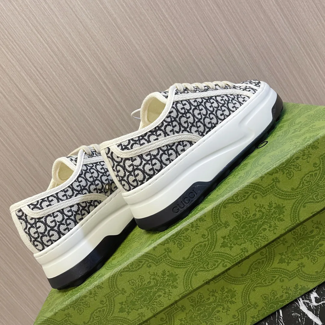 Кроссовки Женские Gucci 19691216