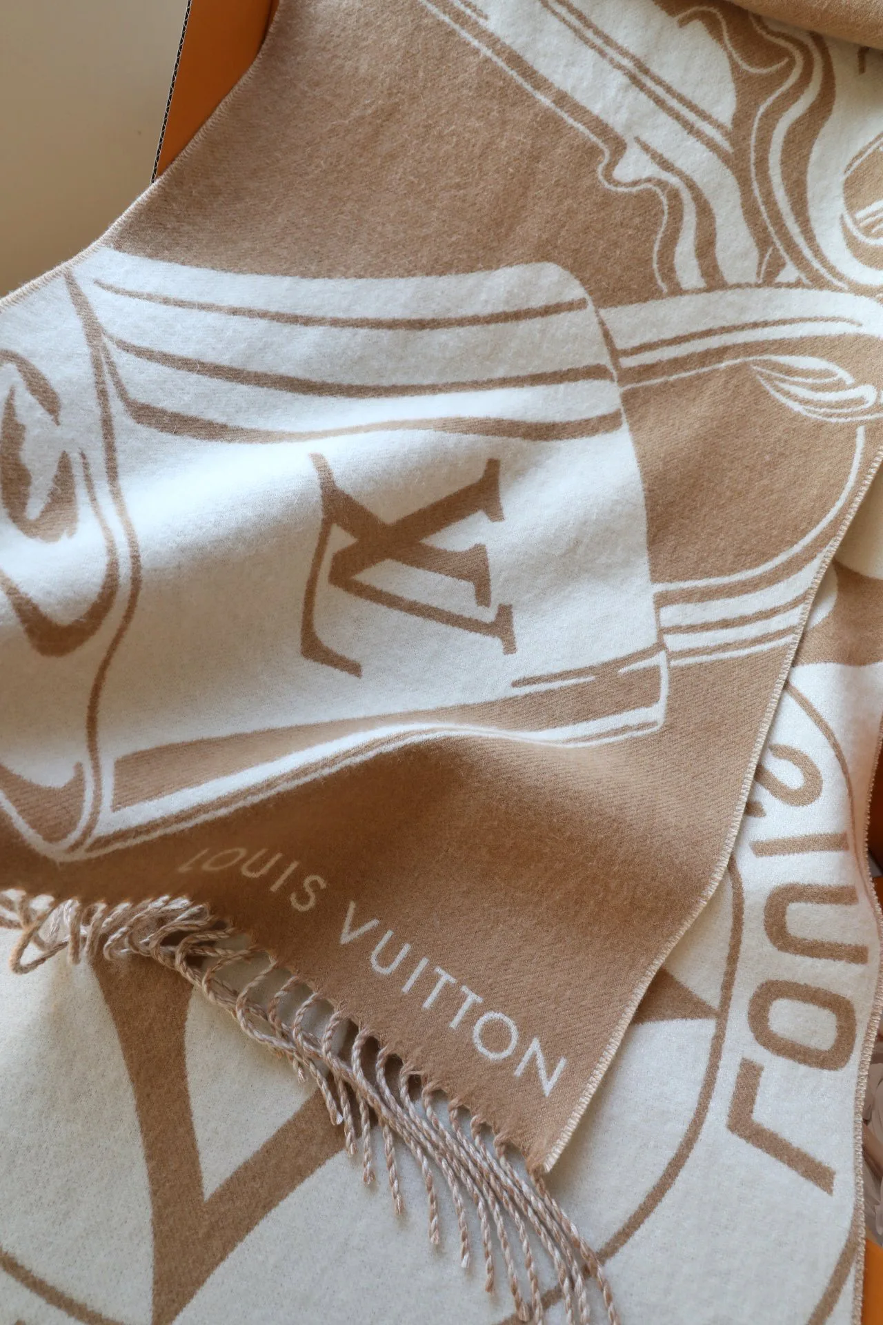 Шарфы Louis Vuitton 18627404