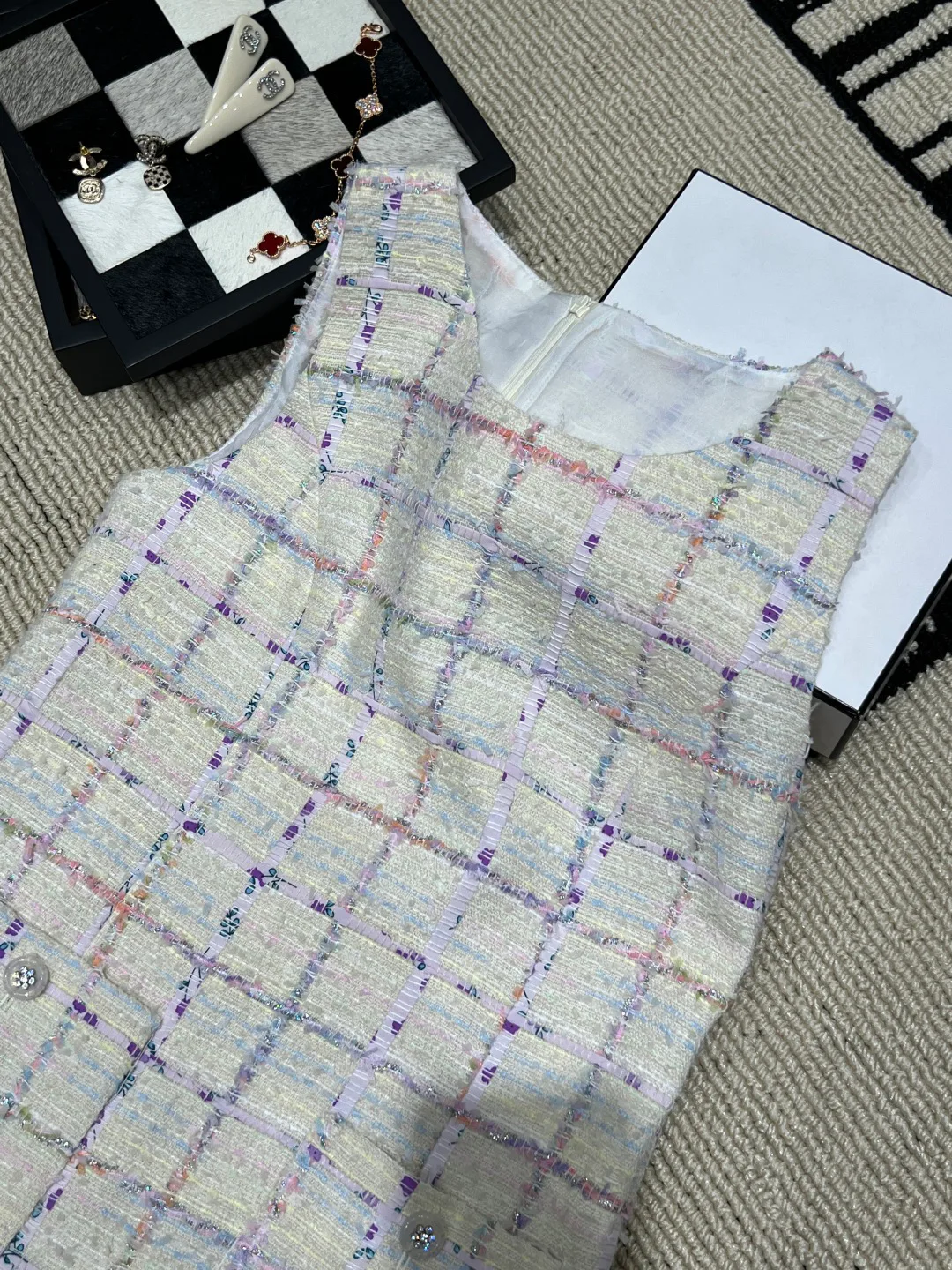 Платья Женские Chanel 17633419