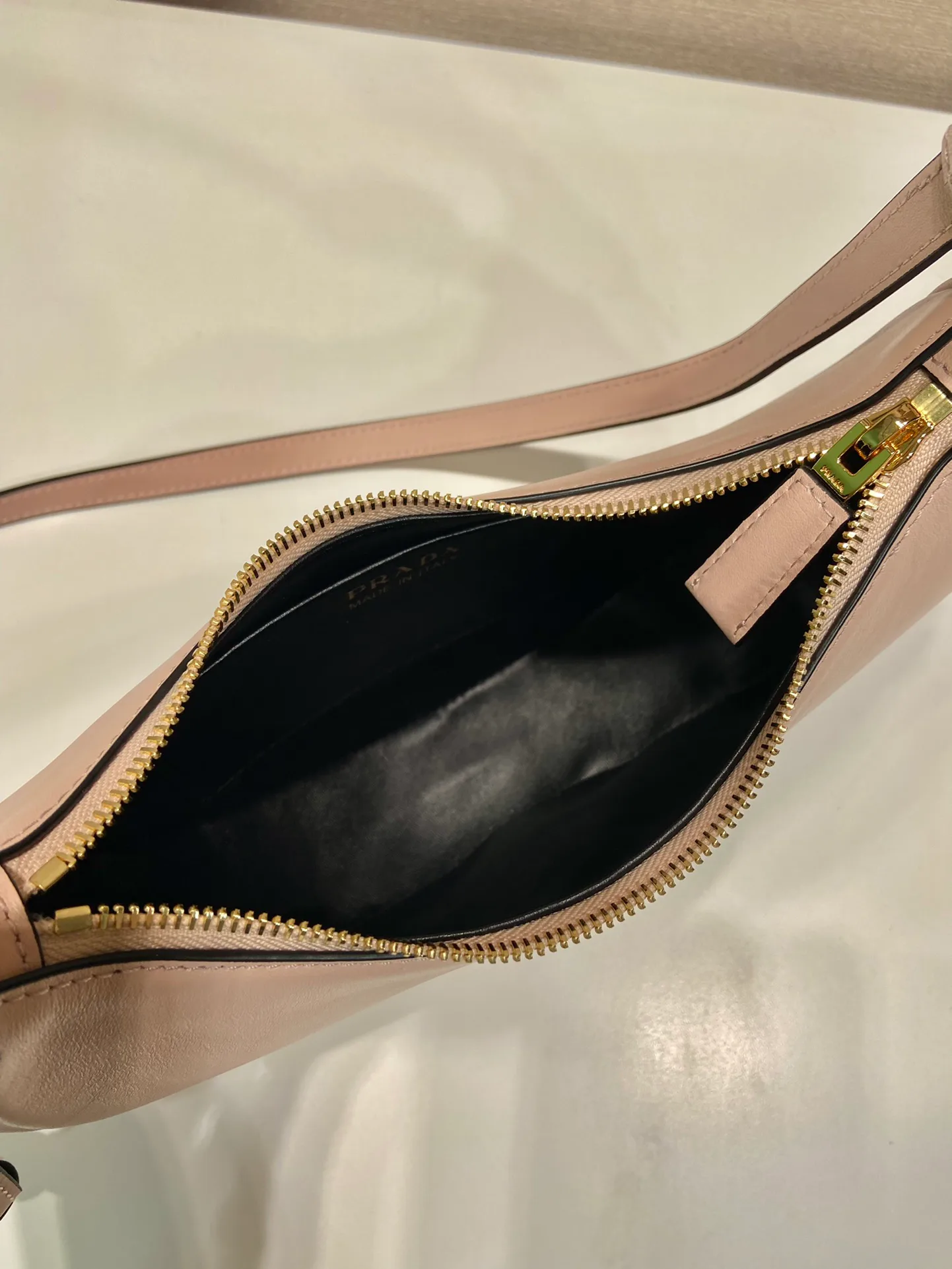 Классические Сумки Женские Prada 17637