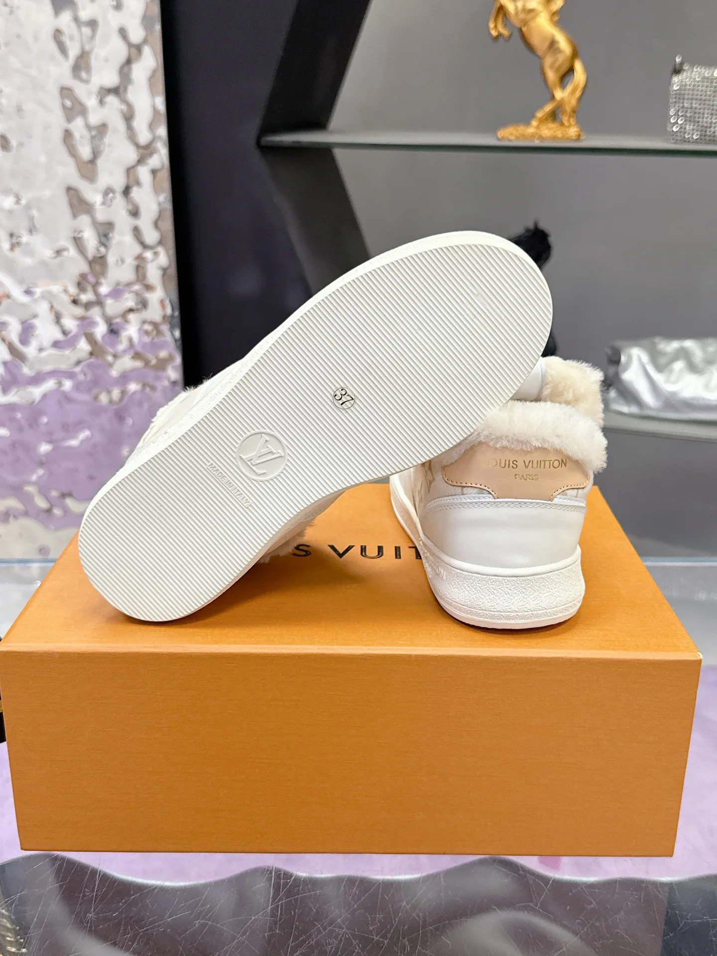 Кроссовки Женские Louis Vuitton 379399