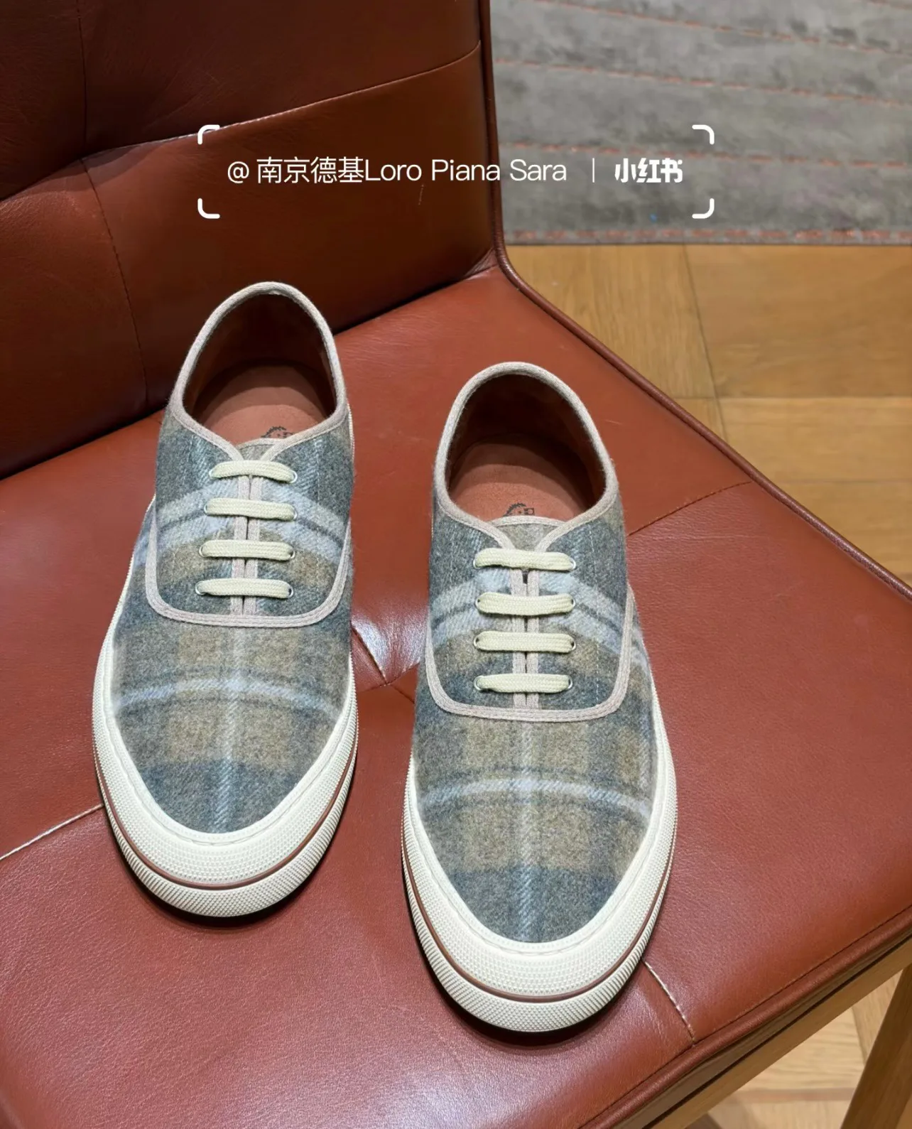 Кроссовки Женские Loro Piana 18258094