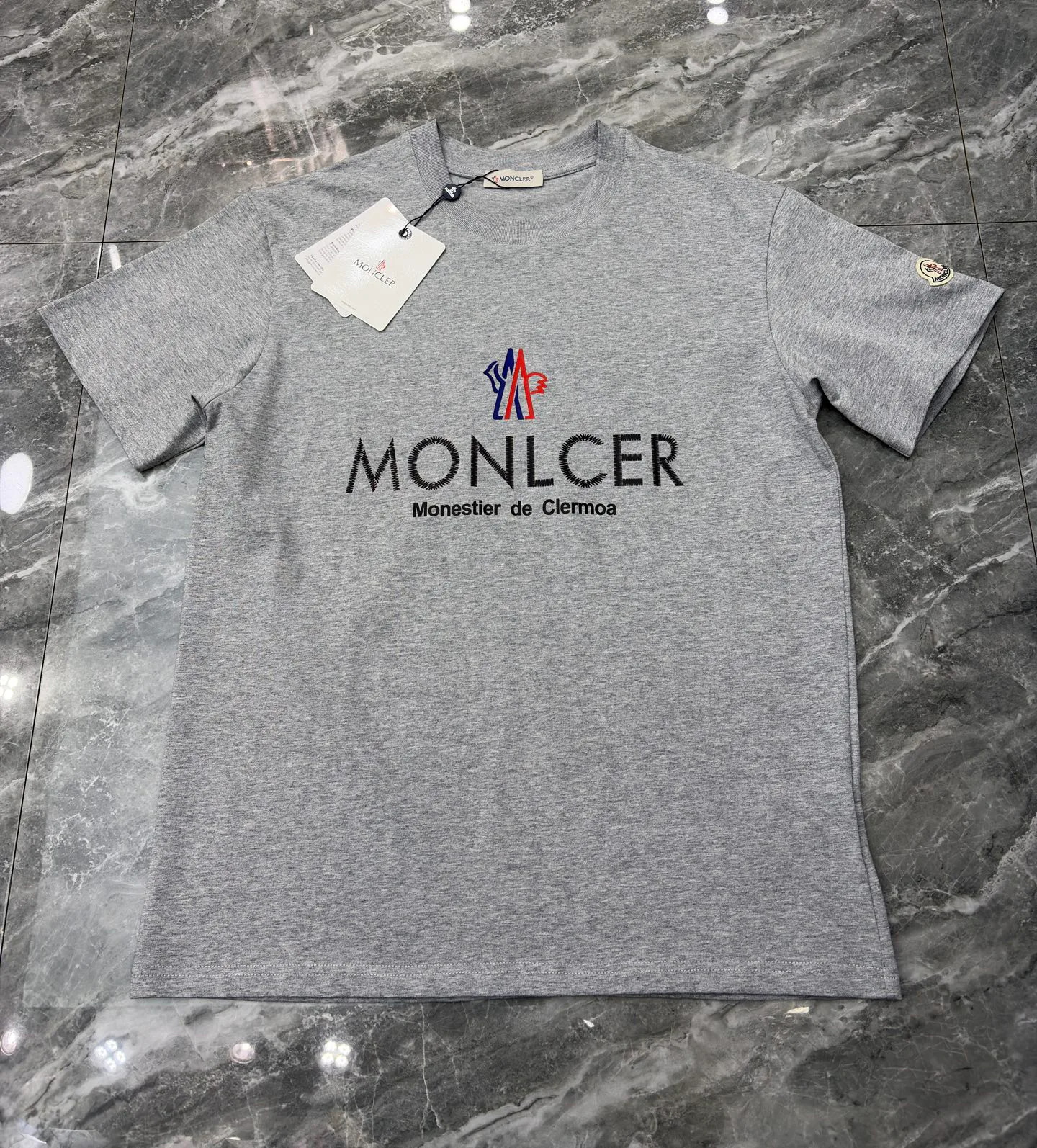 Футболки Женские Moncler 11424371