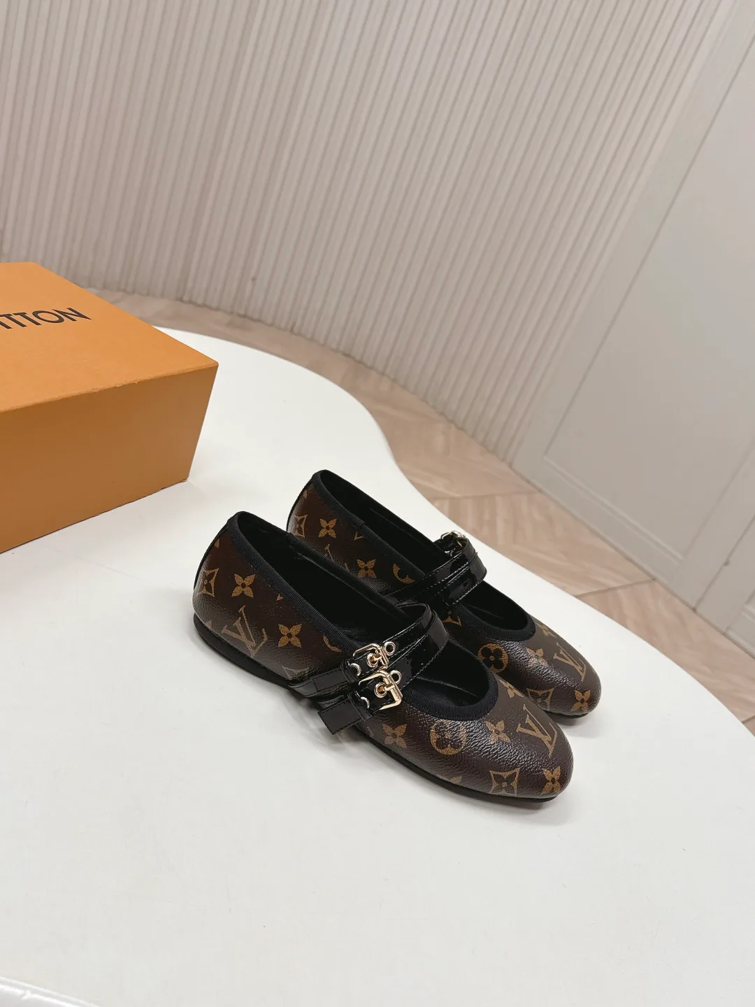 Туфли Женские Louis Vuitton 13553652