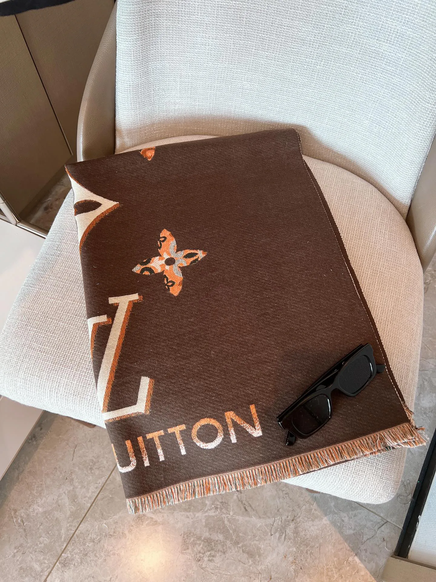 Шарфы Louis Vuitton 1973608