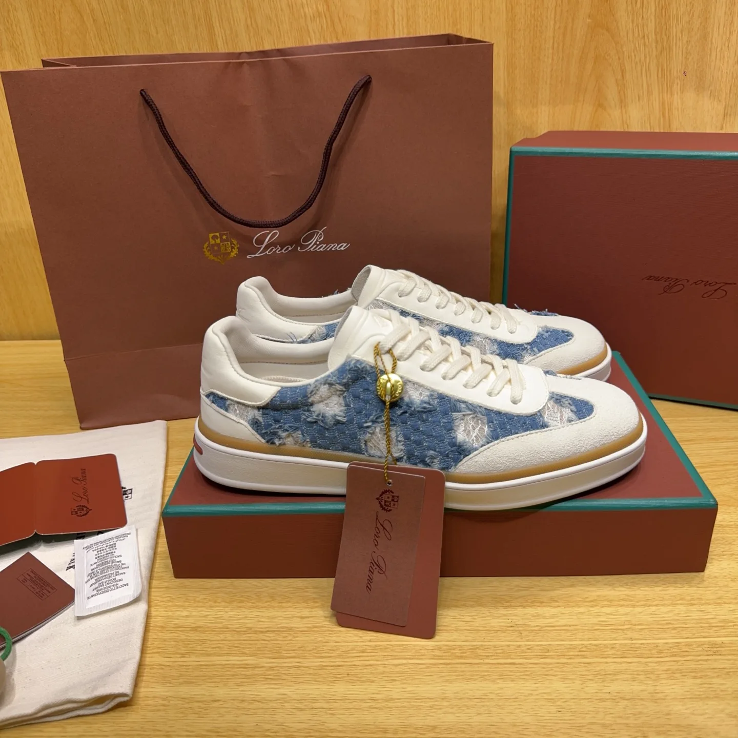 Кроссовки Женские Loro Piana 18263654