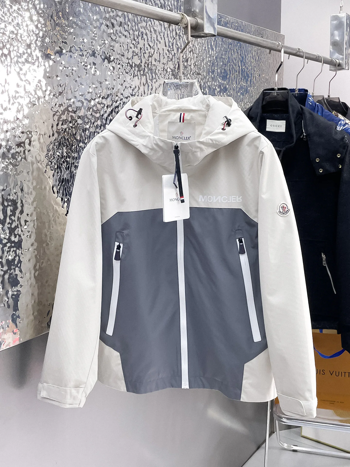 Куртки И Пуховики Мужские Moncler 9352302
