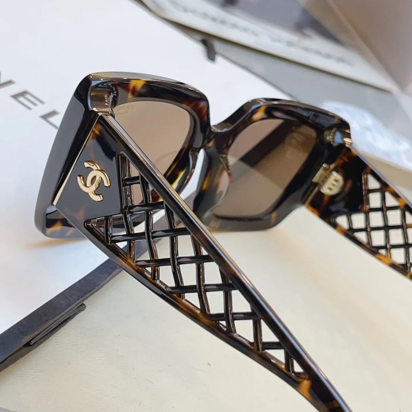 Очки Chanel 17529371