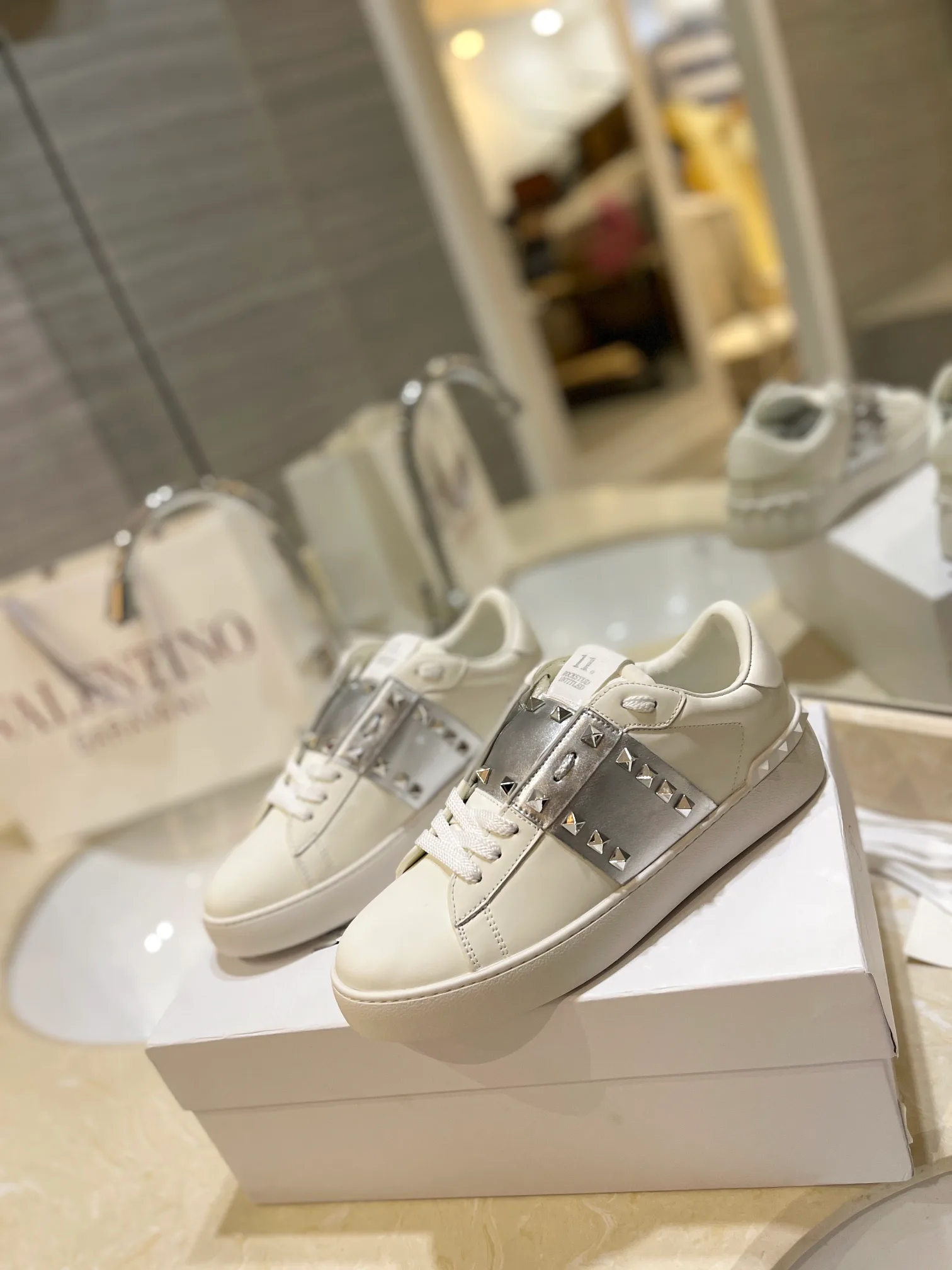 Кроссовки Женские Valentino 615581