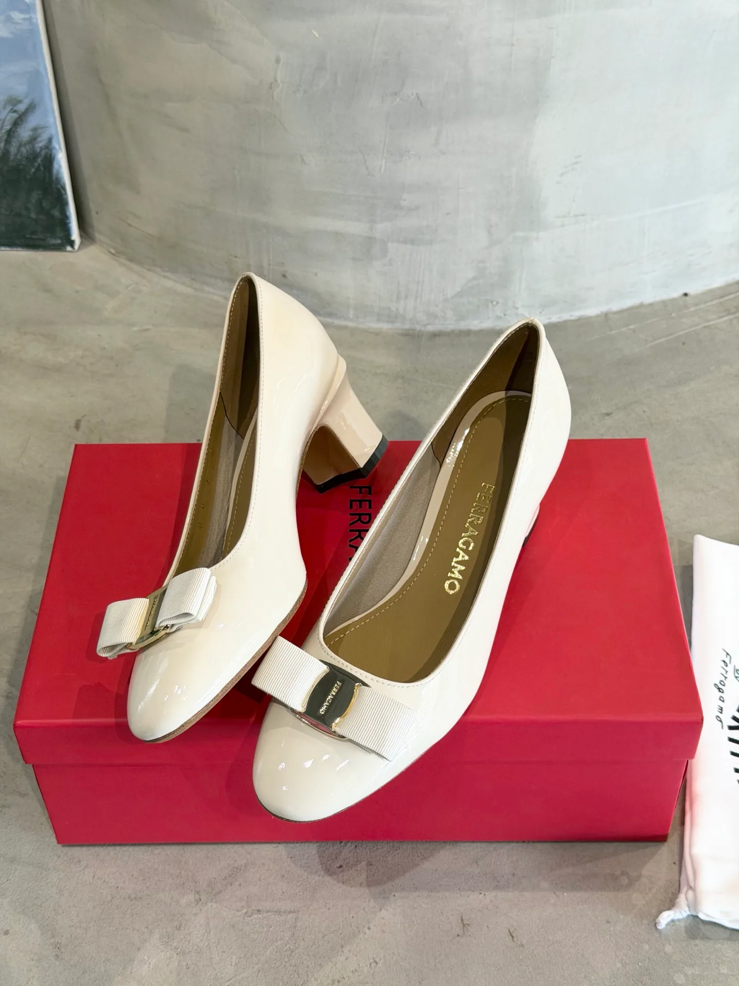 Туфли Женские Salvatore Ferragamo 11703596