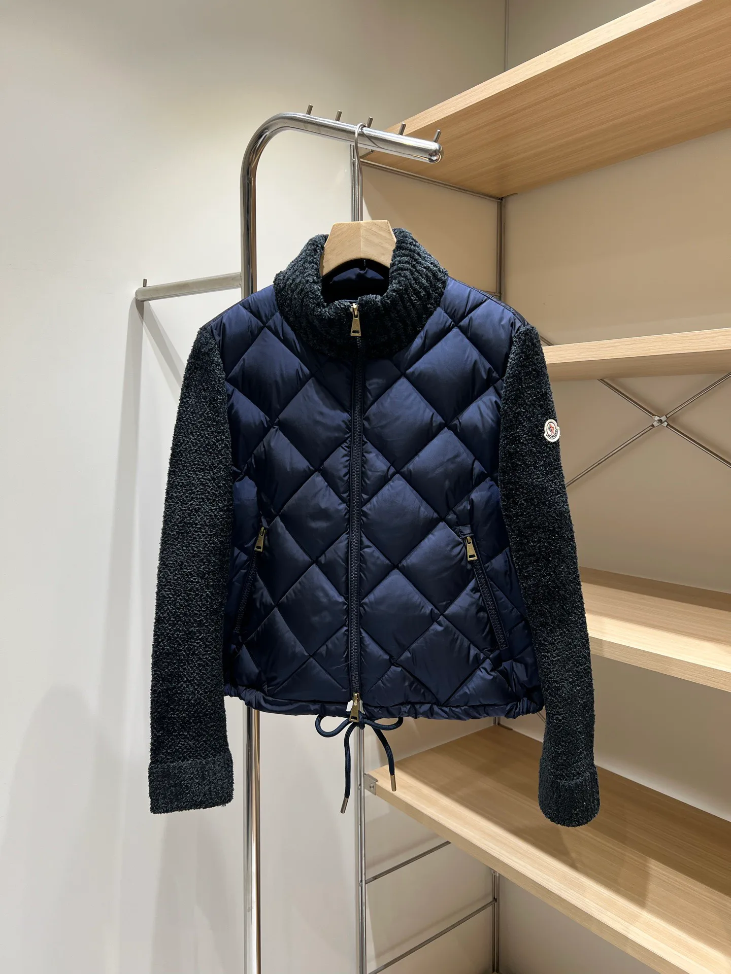 Куртки И Пуховики Женские Moncler 18188619