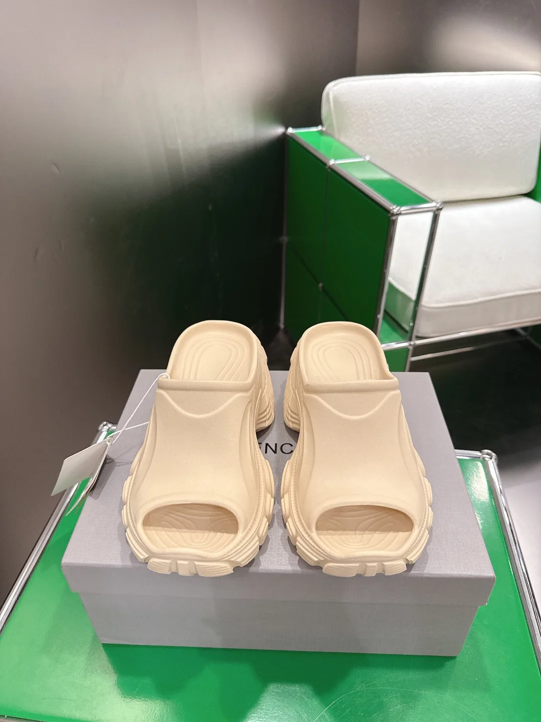 Шлепанцы Женские Balenciaga 13152761