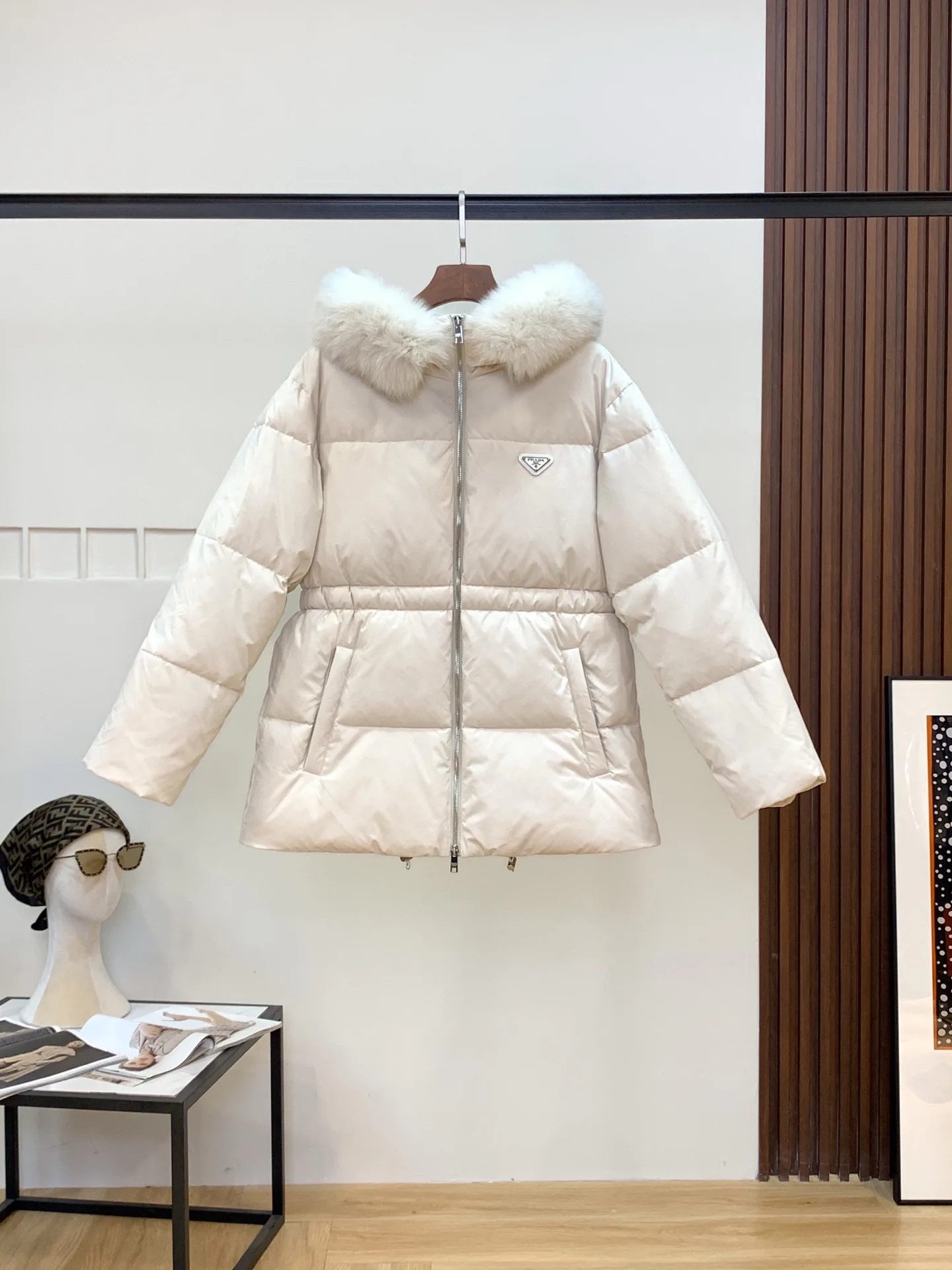 Пуховики Женские Prada 68321