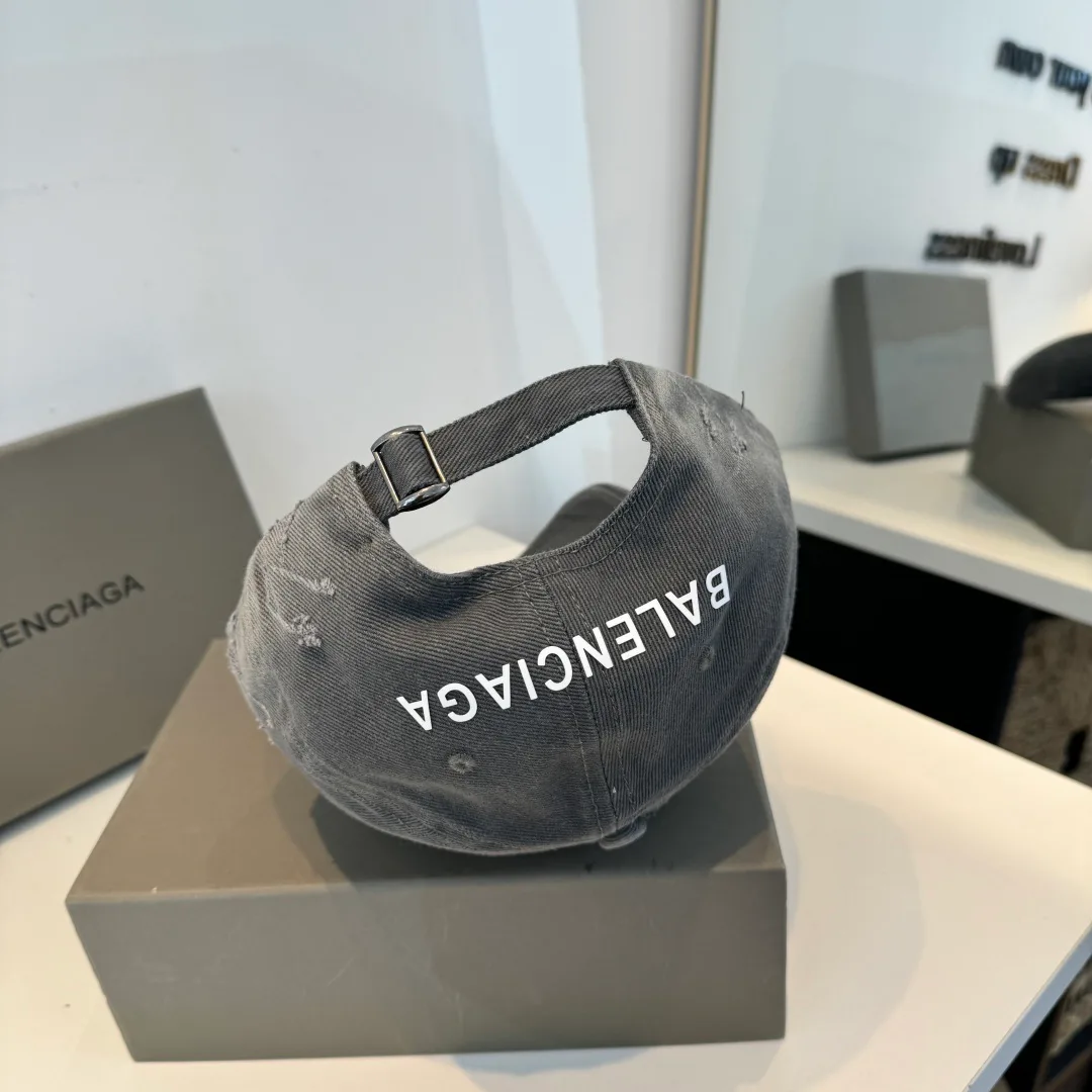 Головные Уборы Balenciaga 11633366