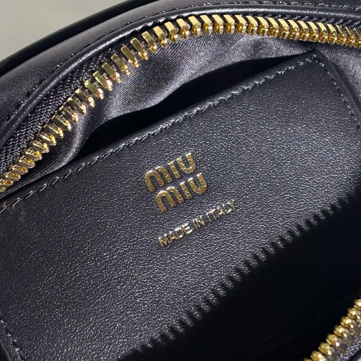 Классические Сумки Женские Miu Miu 10105239