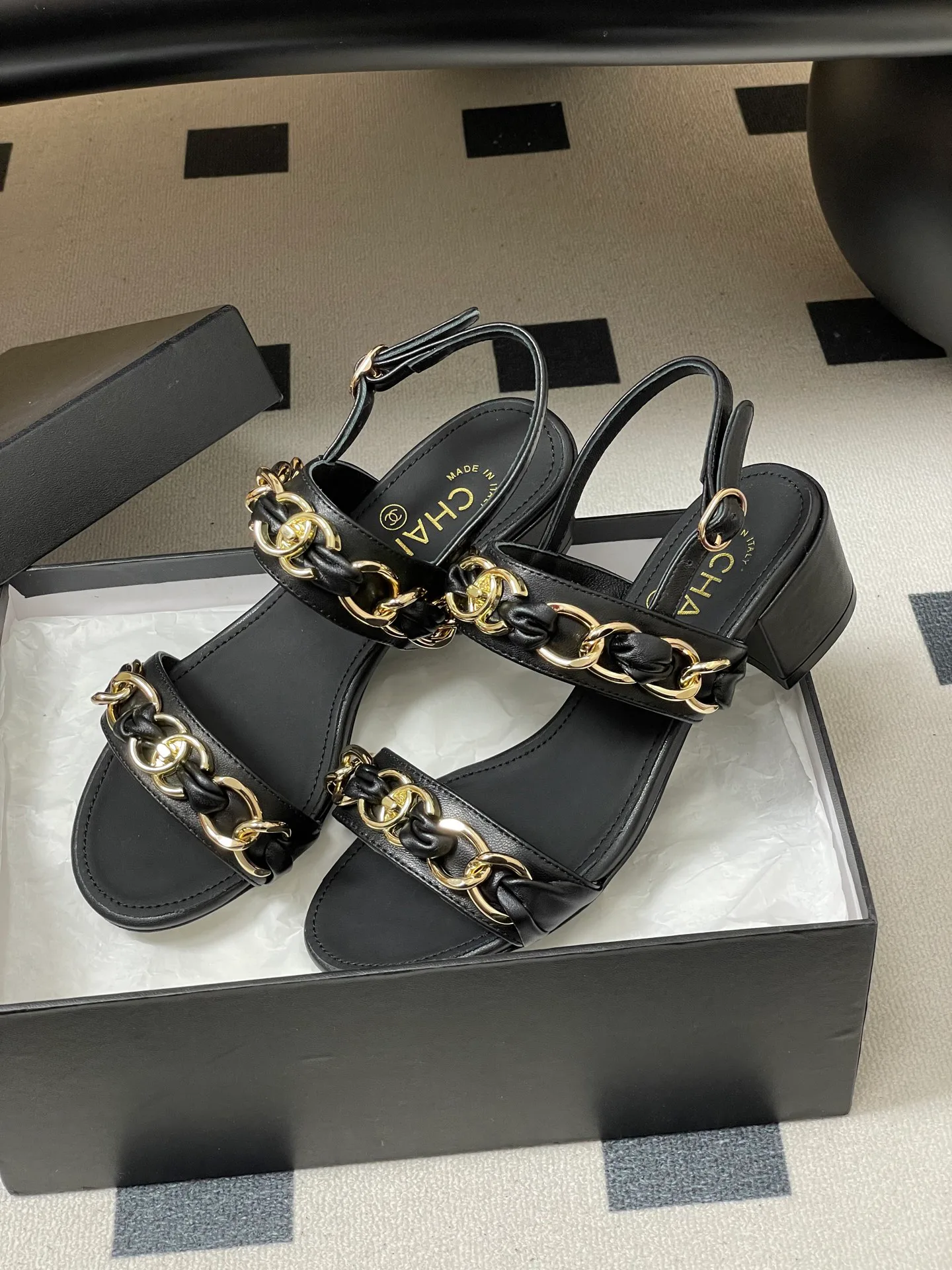 Босоножки Женские Chanel 10993852