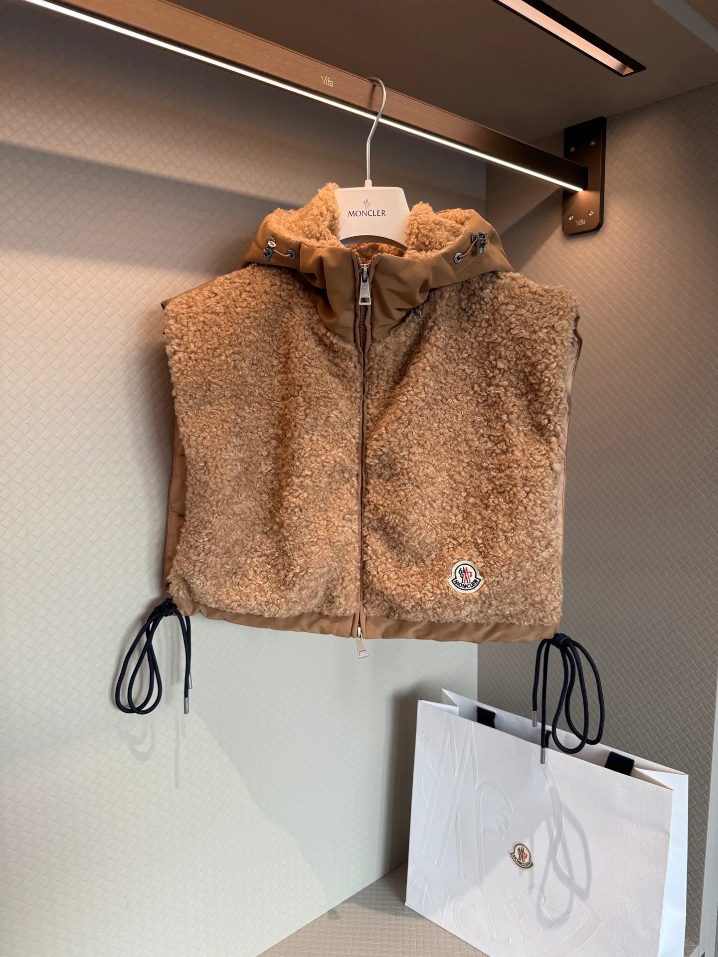 Жилеты Женские Moncler 18692533