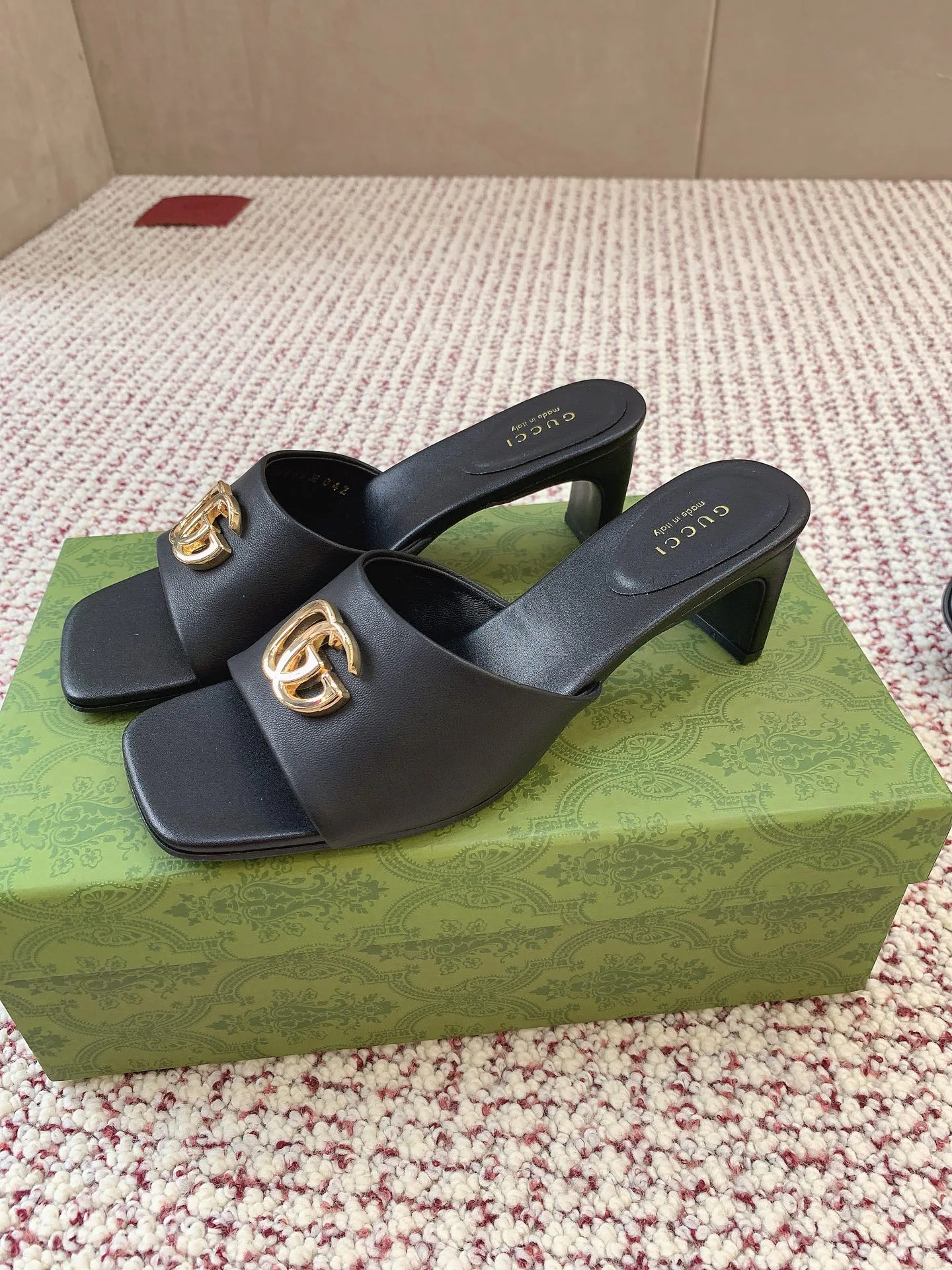 Босоножки Женские Gucci 13438266