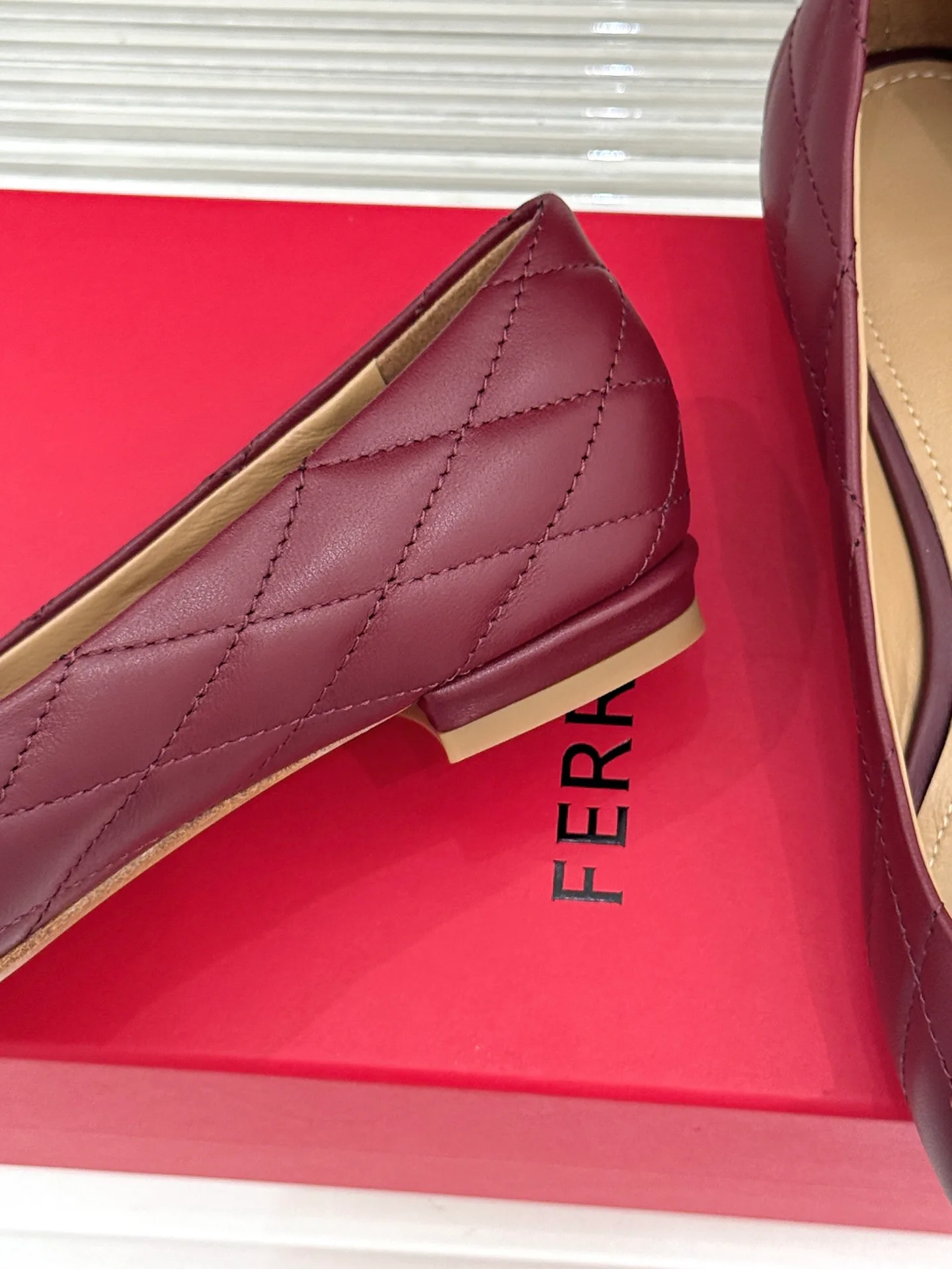 Туфли Женские Salvatore Ferragamo 18737650