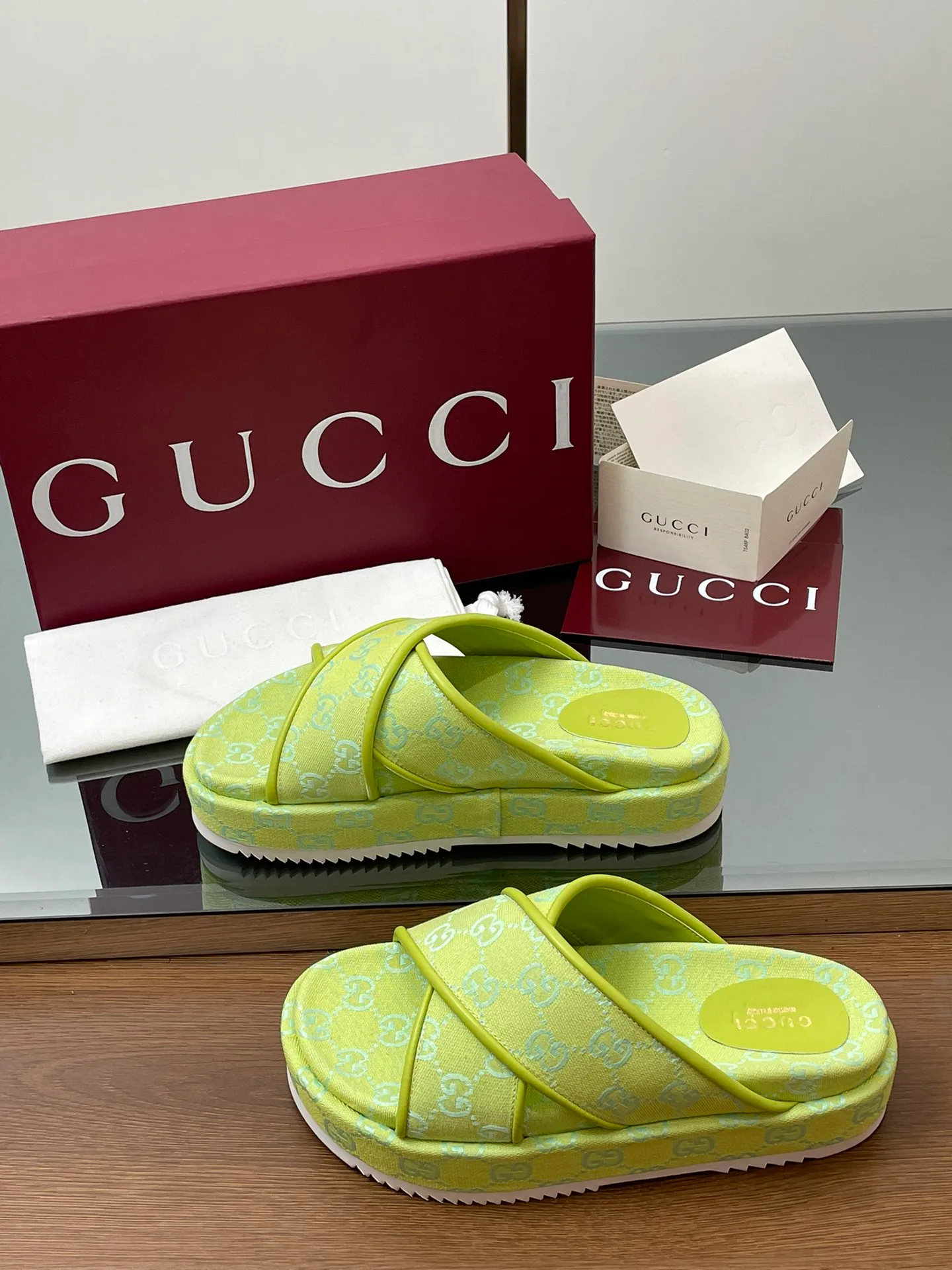 Шлепанцы Женские Gucci 21091