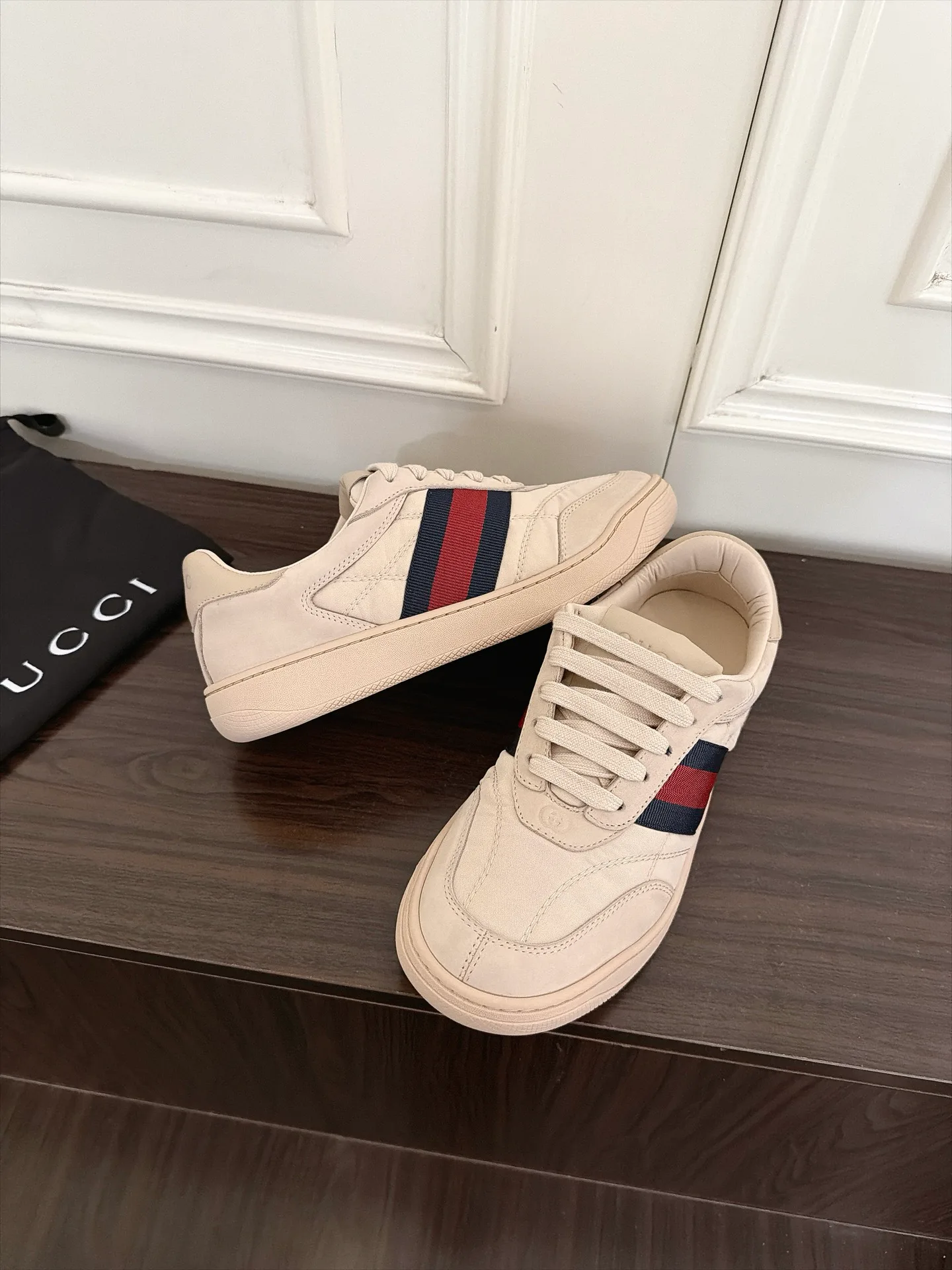 Кроссовки Женские Gucci 18586693