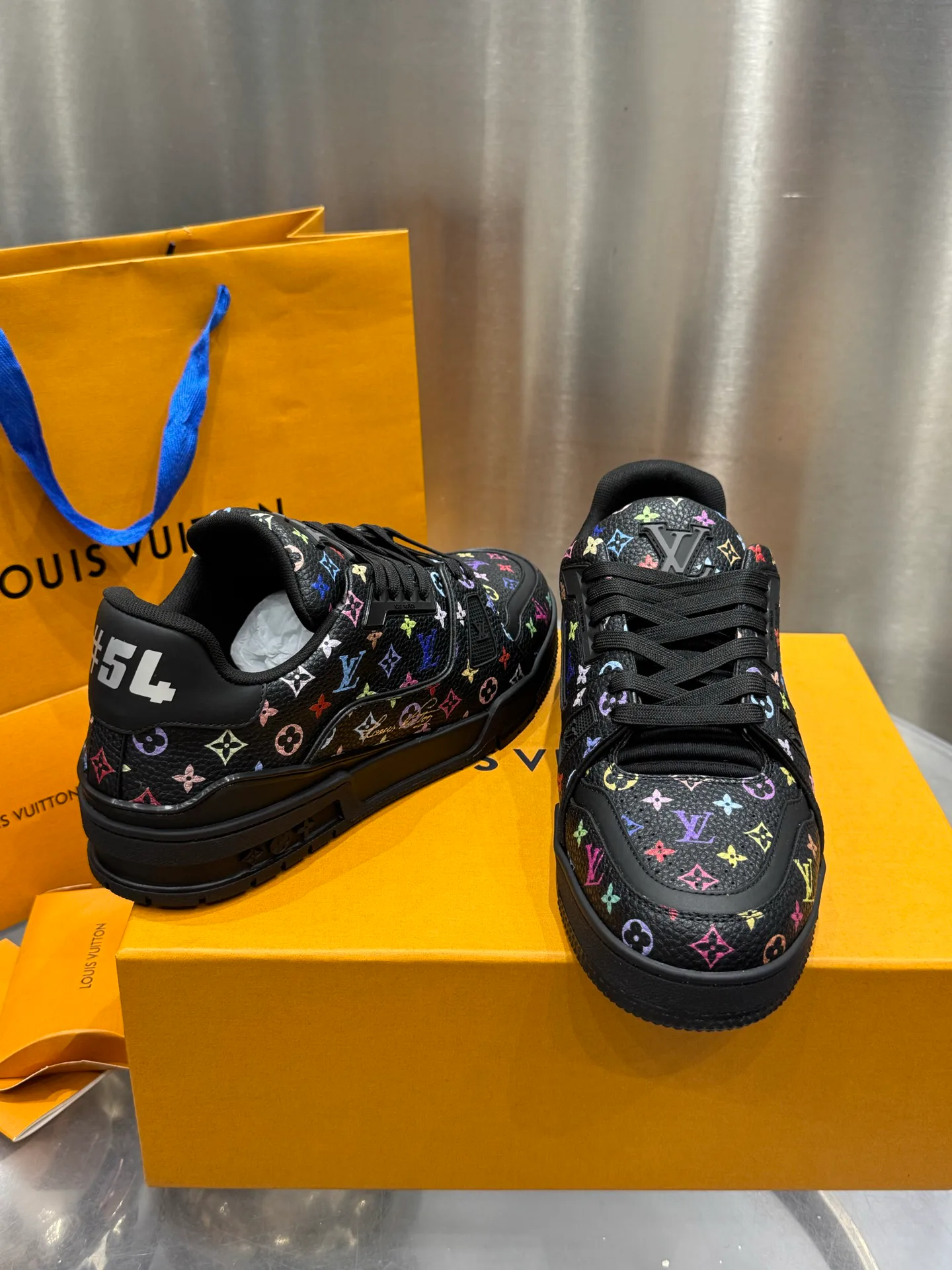 Кроссовки Мужские Louis Vuitton 19073346